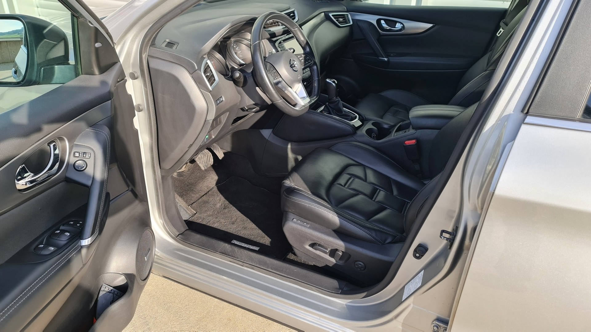NISSAN Qashqai 1.6 dCi tekna+ Xtronic CVT-image-5