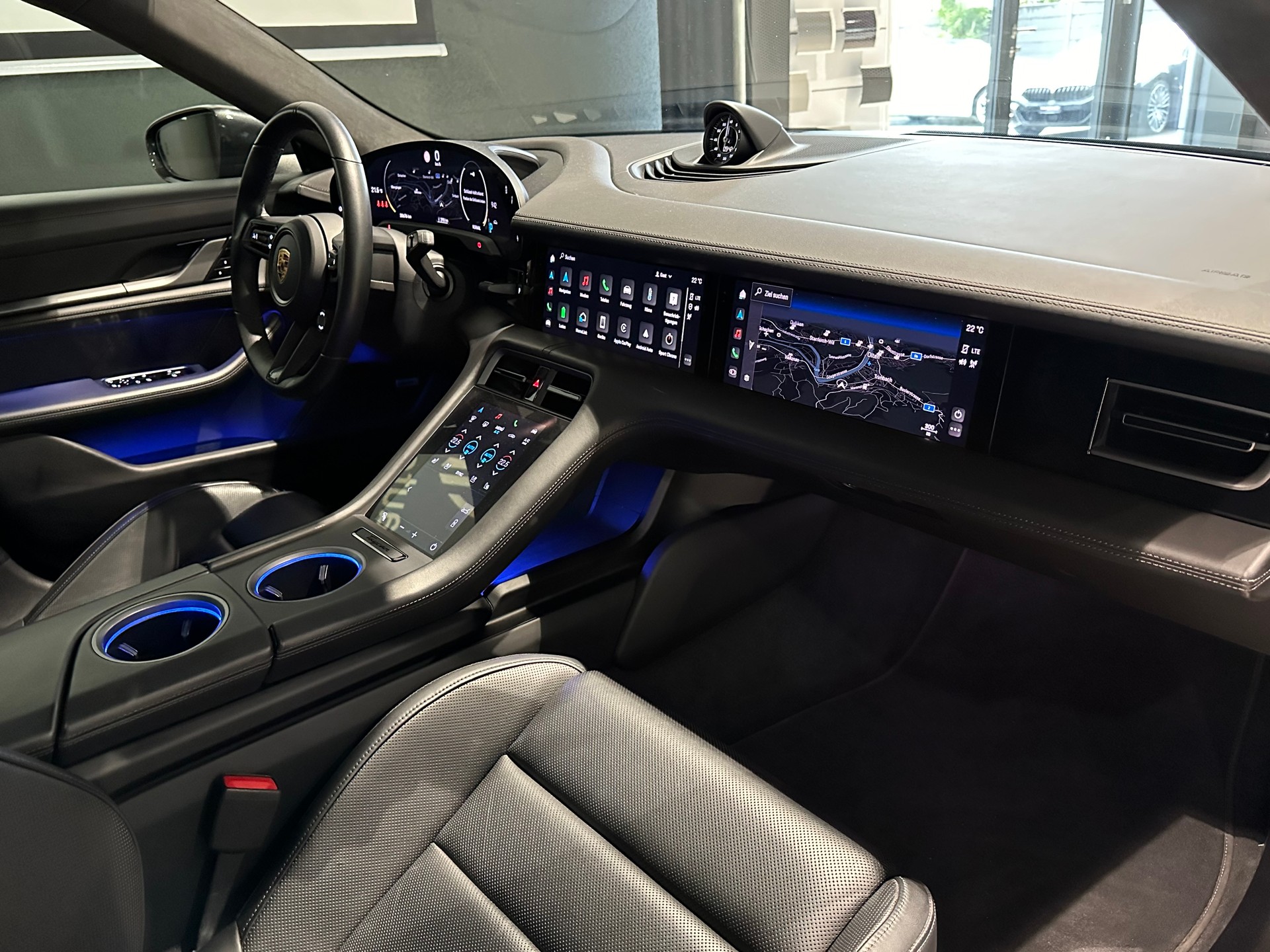 PORSCHE Taycan Turbo-image-10