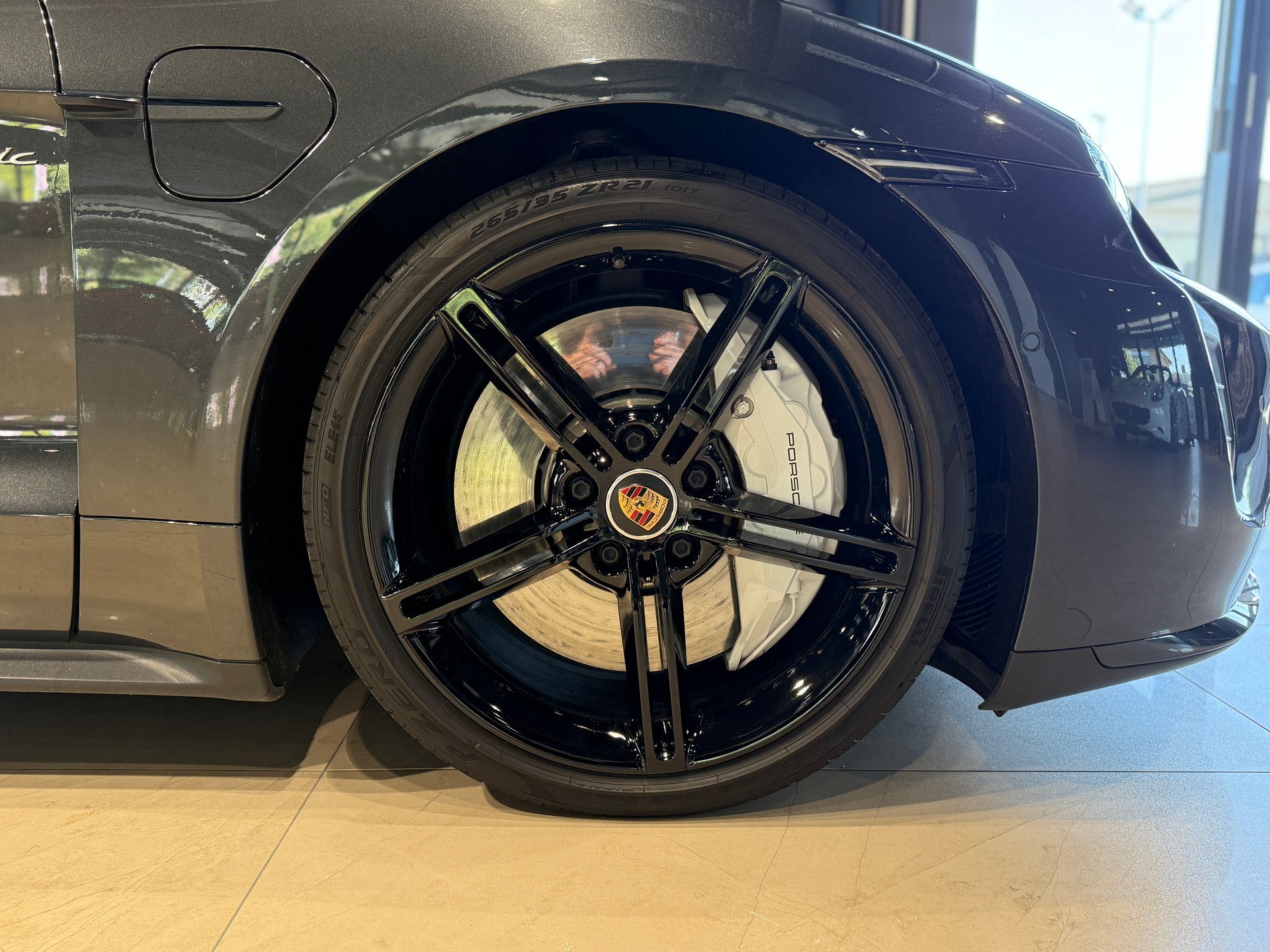 PORSCHE Taycan Turbo-image-4