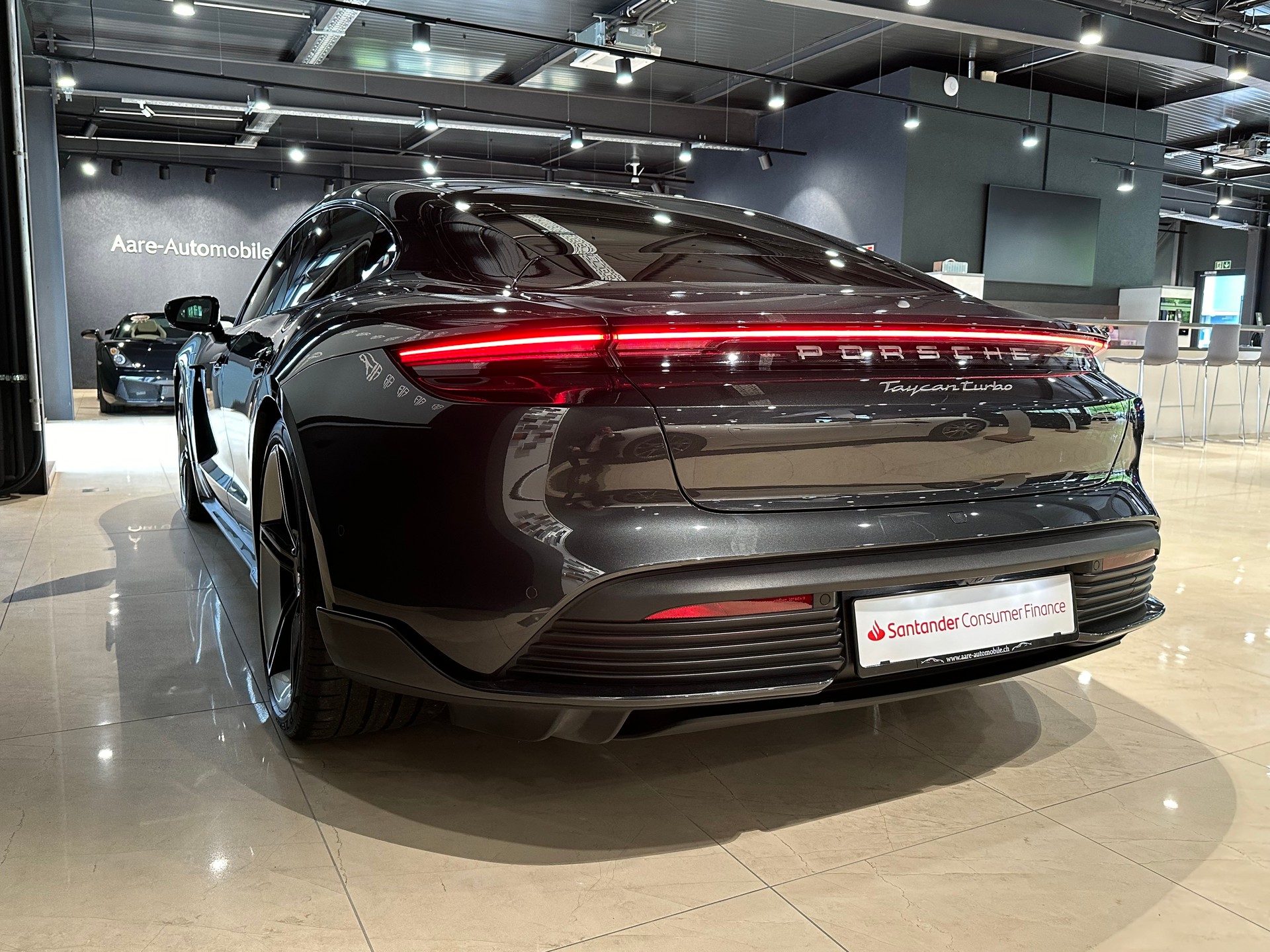PORSCHE Taycan Turbo-image-7