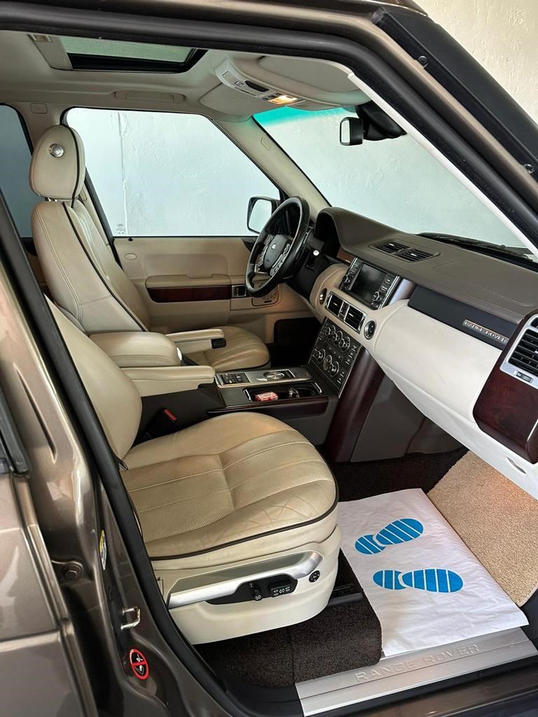 LAND ROVER Range Rover 4.4 TDV8 Vogue Automatic-image-18