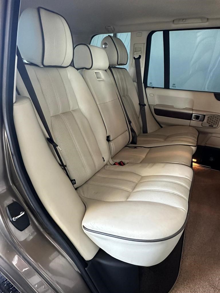 LAND ROVER Range Rover 4.4 TDV8 Vogue Automatic-image-21