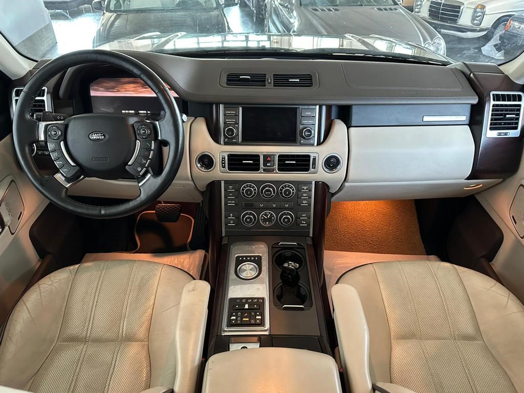 LAND ROVER Range Rover 4.4 TDV8 Vogue Automatic-image-13