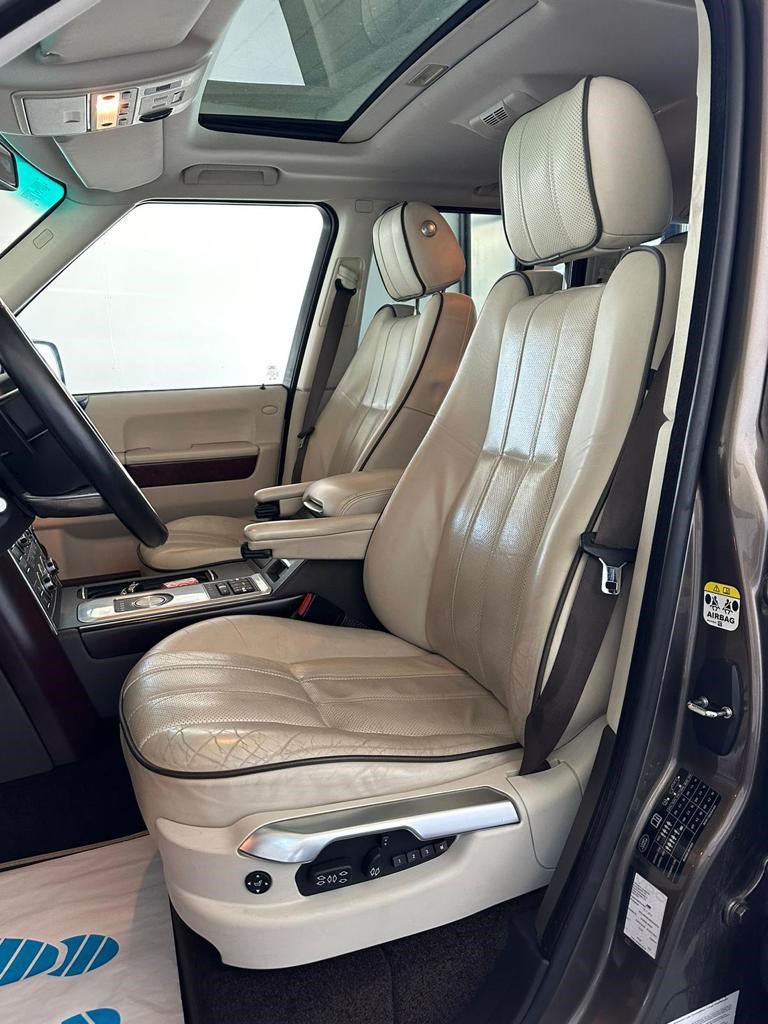 LAND ROVER Range Rover 4.4 TDV8 Vogue Automatic-image-11