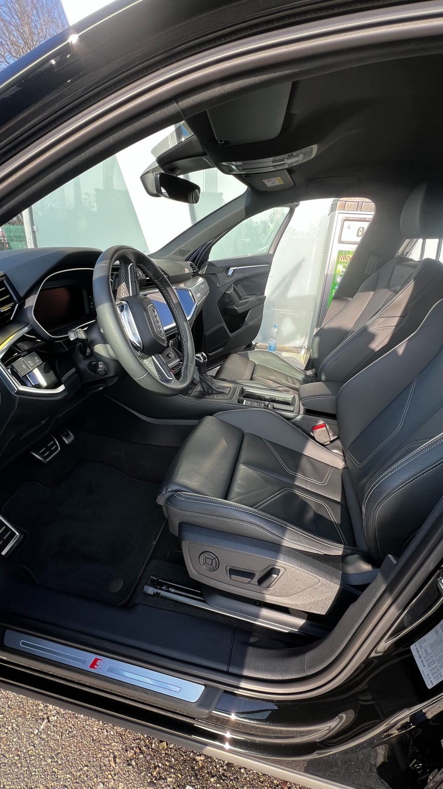 AUDI Q3 Sportback 40 TDI S line quattro-image-1