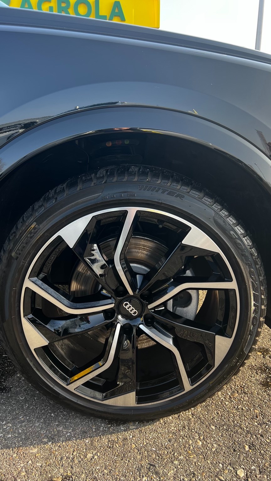 AUDI Q3 Sportback 40 TDI S line quattro-image-12