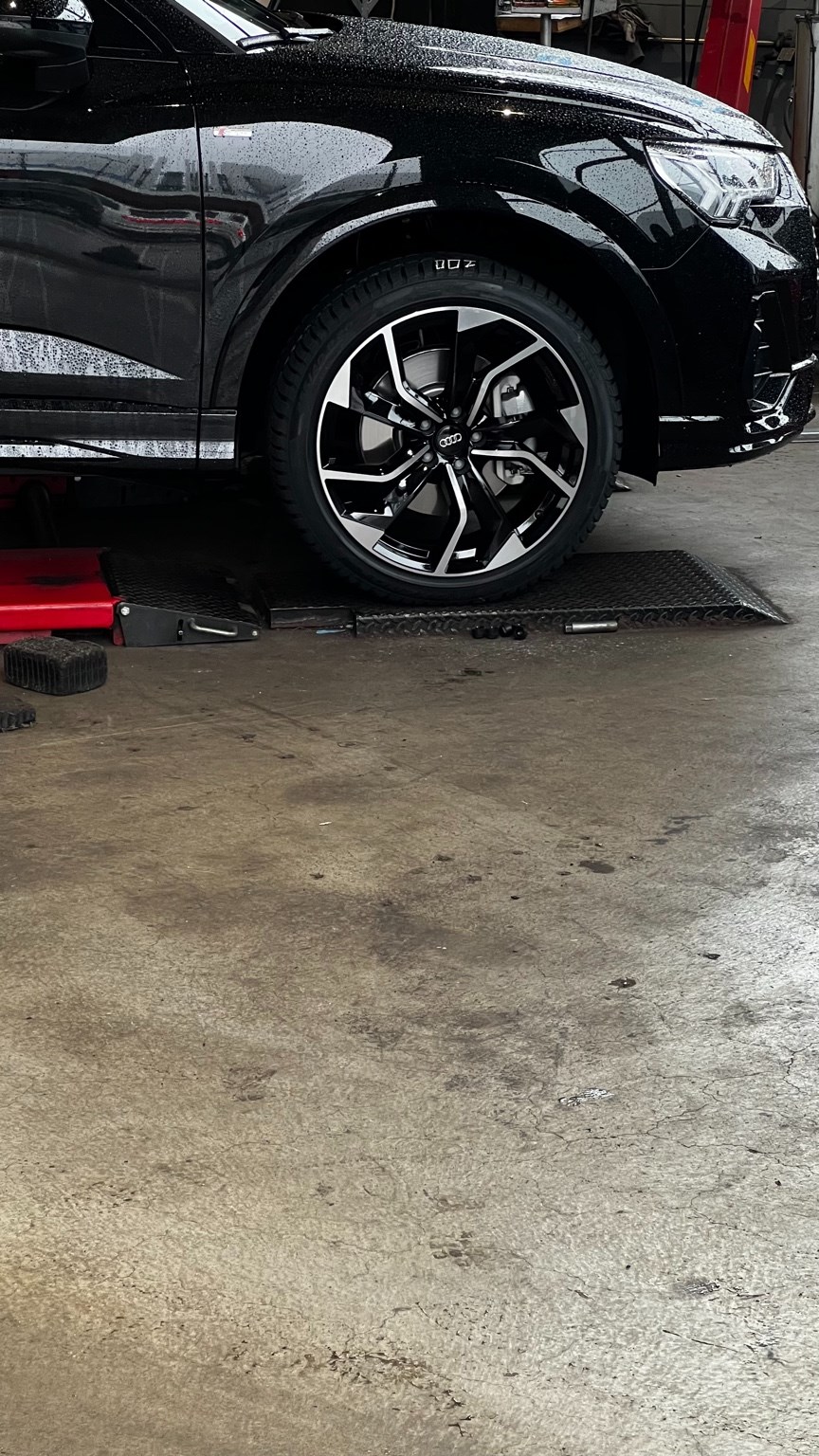 AUDI Q3 Sportback 40 TDI S line quattro-image-19