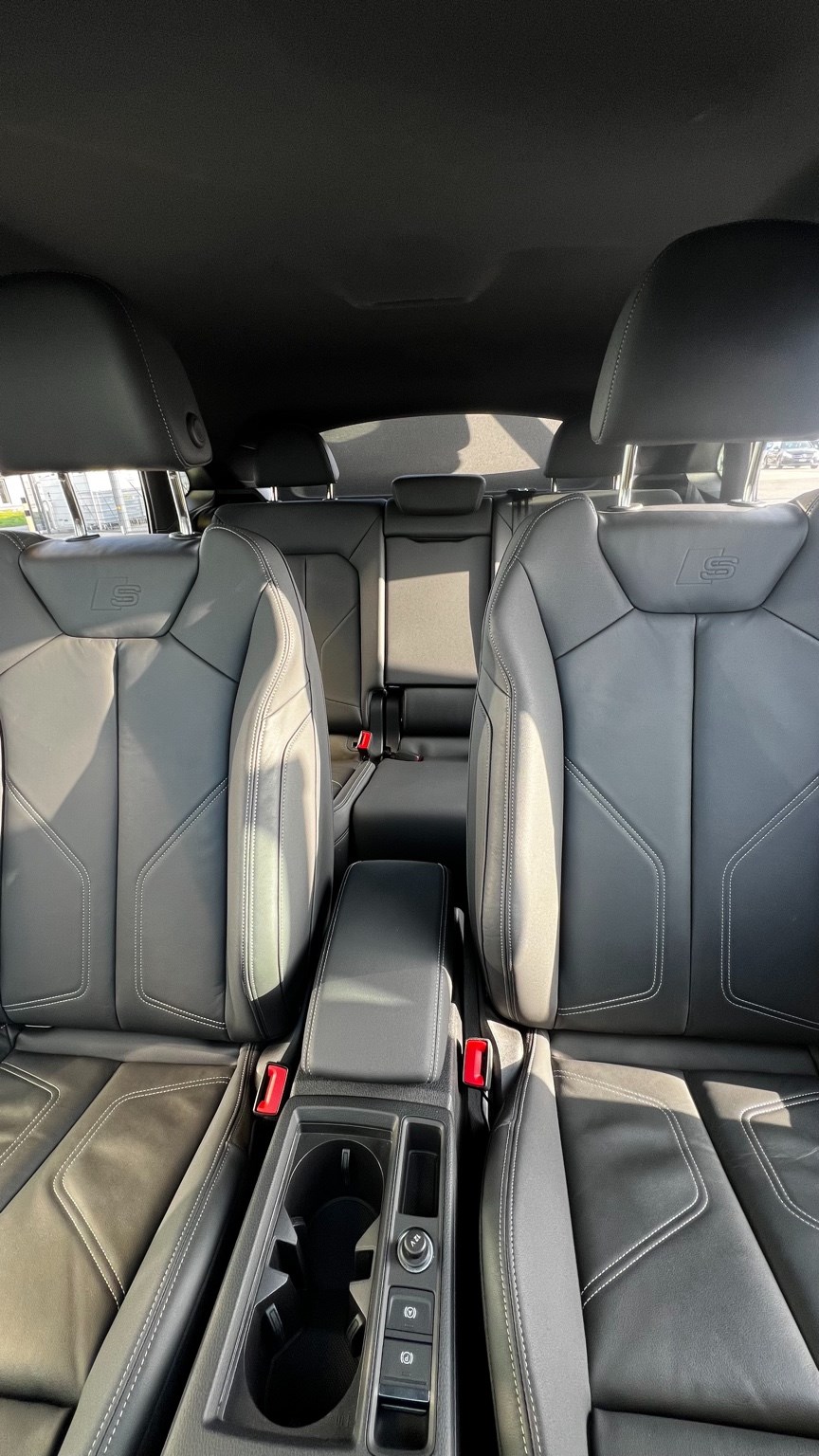 AUDI Q3 Sportback 40 TDI S line quattro-image-3