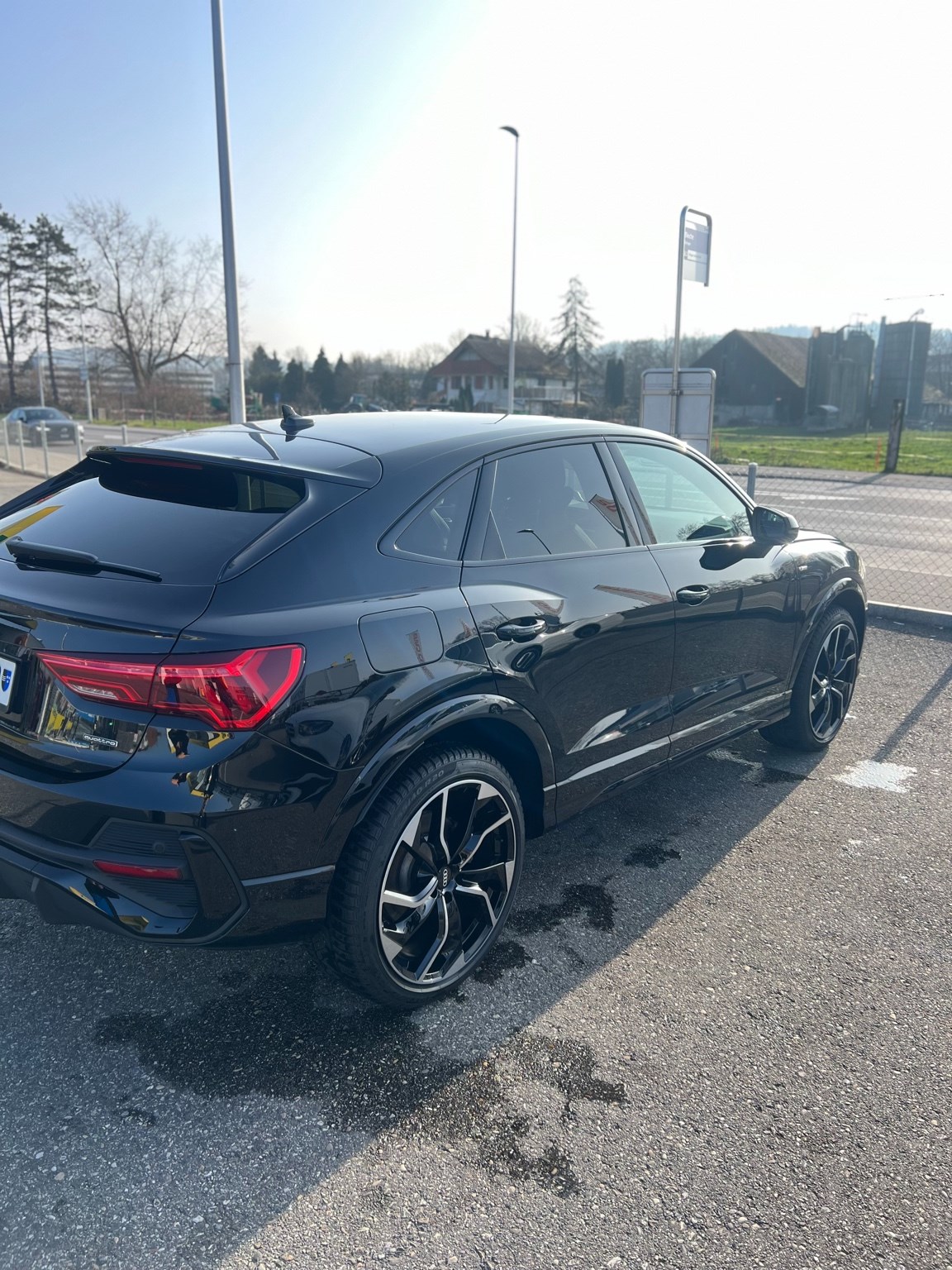 AUDI Q3 Sportback 40 TDI S line quattro-image-5
