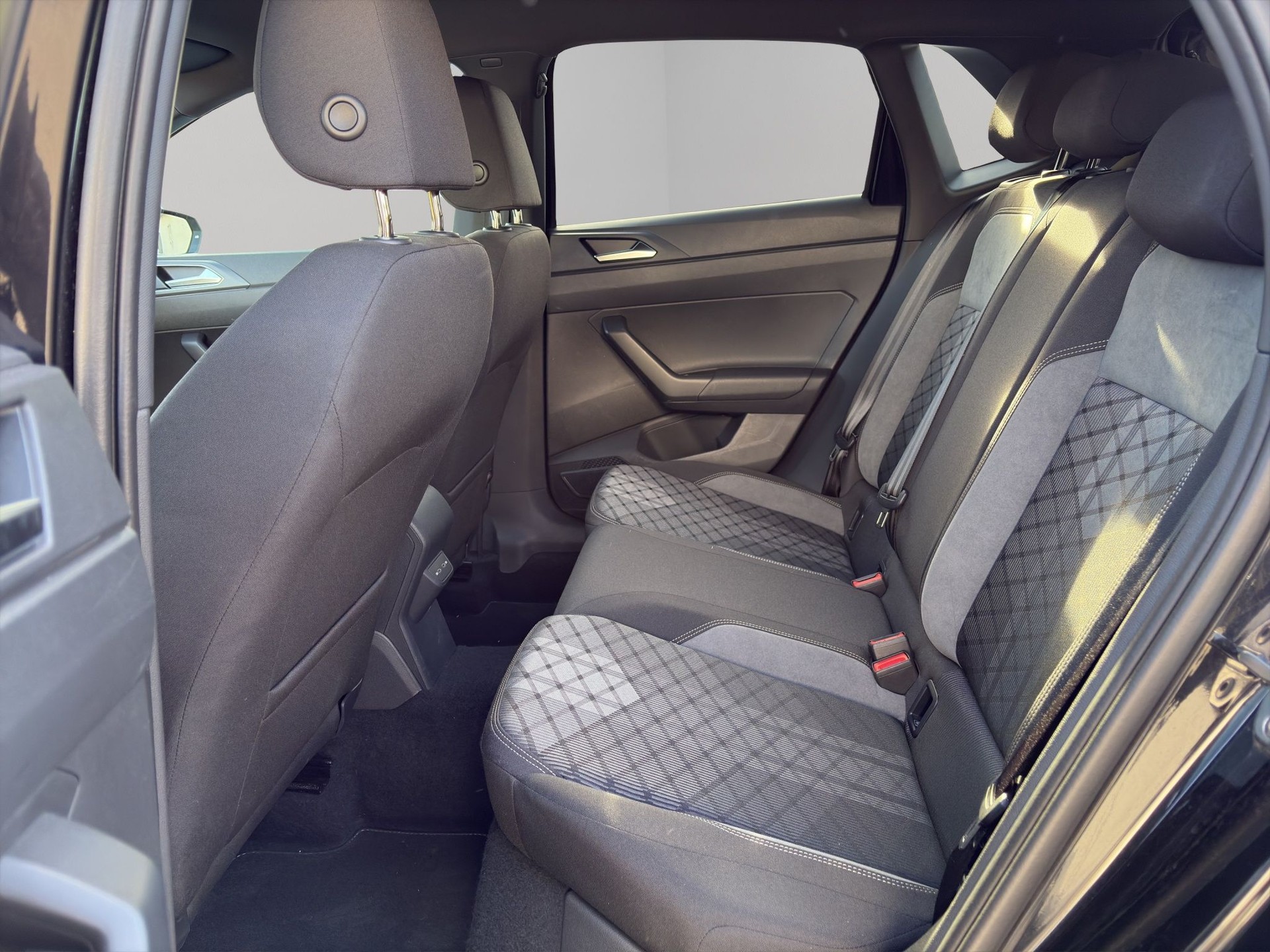 VW Polo 1.0 TSI R-Line DSG-image-5