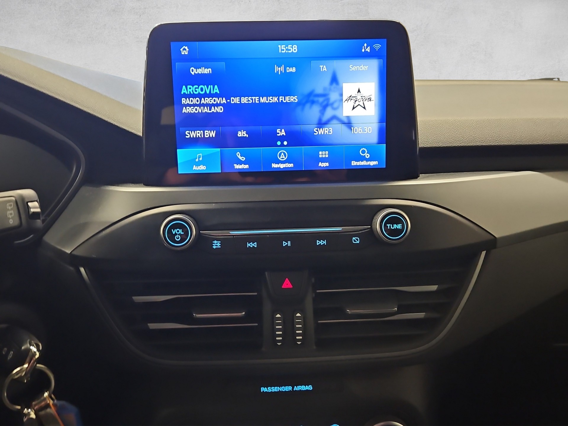 FORD Focus 1.0 MHEV Cool Connect Automatic-image-11