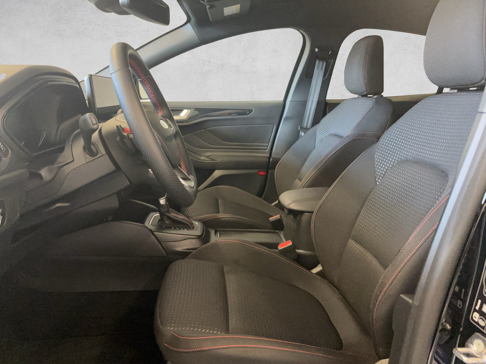 FORD Focus 1.0 MHEV ST-Line Automat-image-4