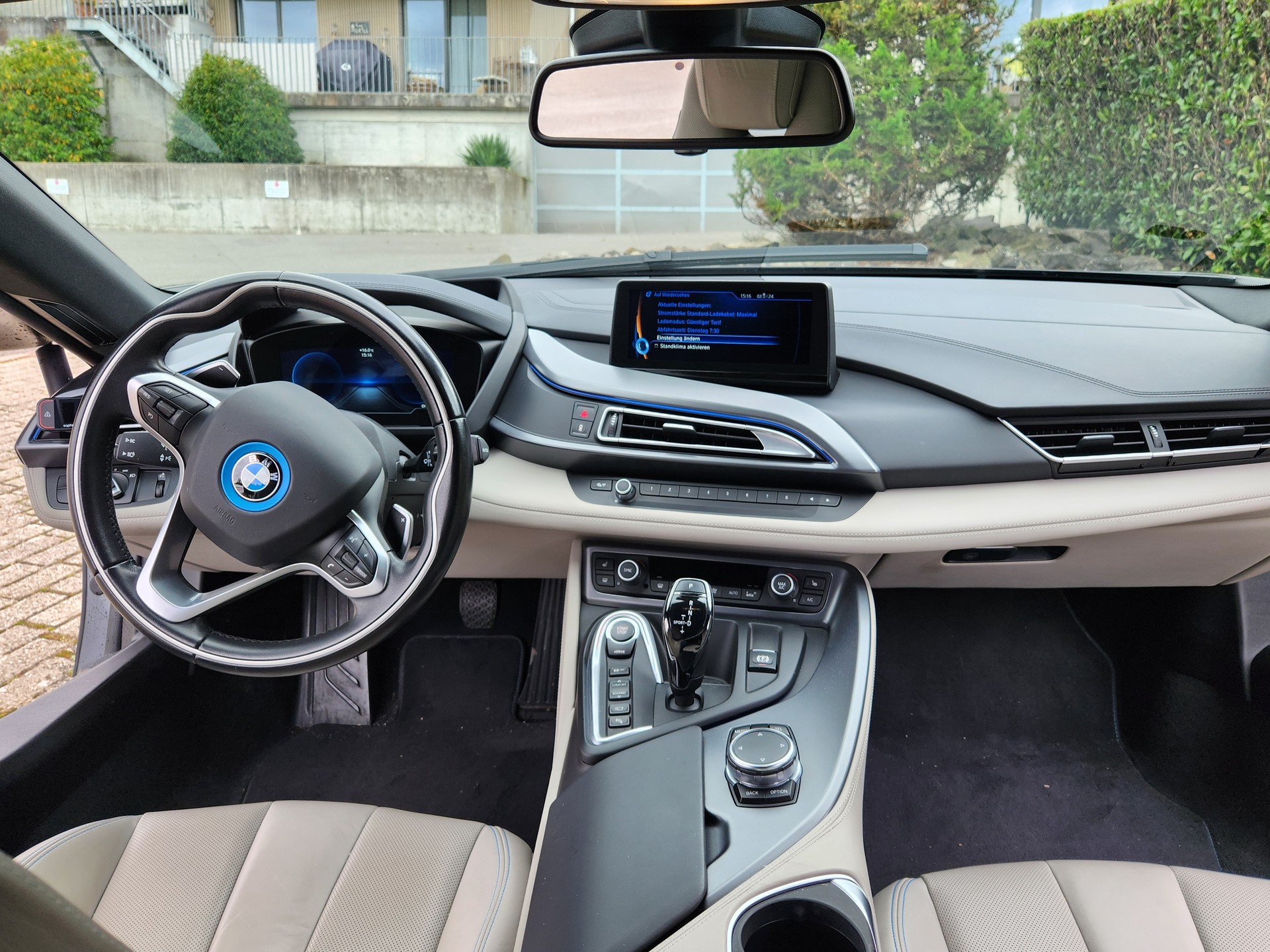BMW i8 Coupé-image-8