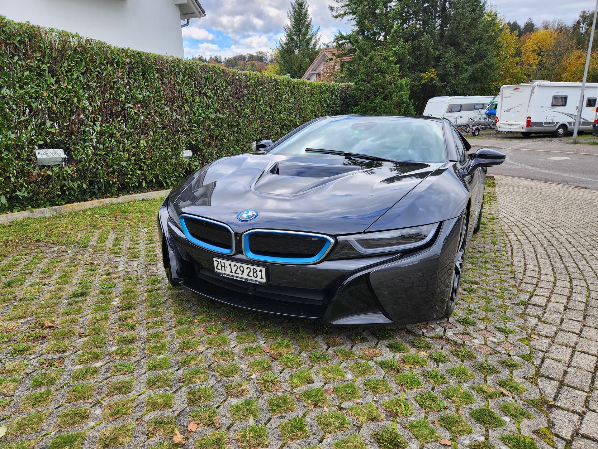 BMW i8 Coupé-image-0