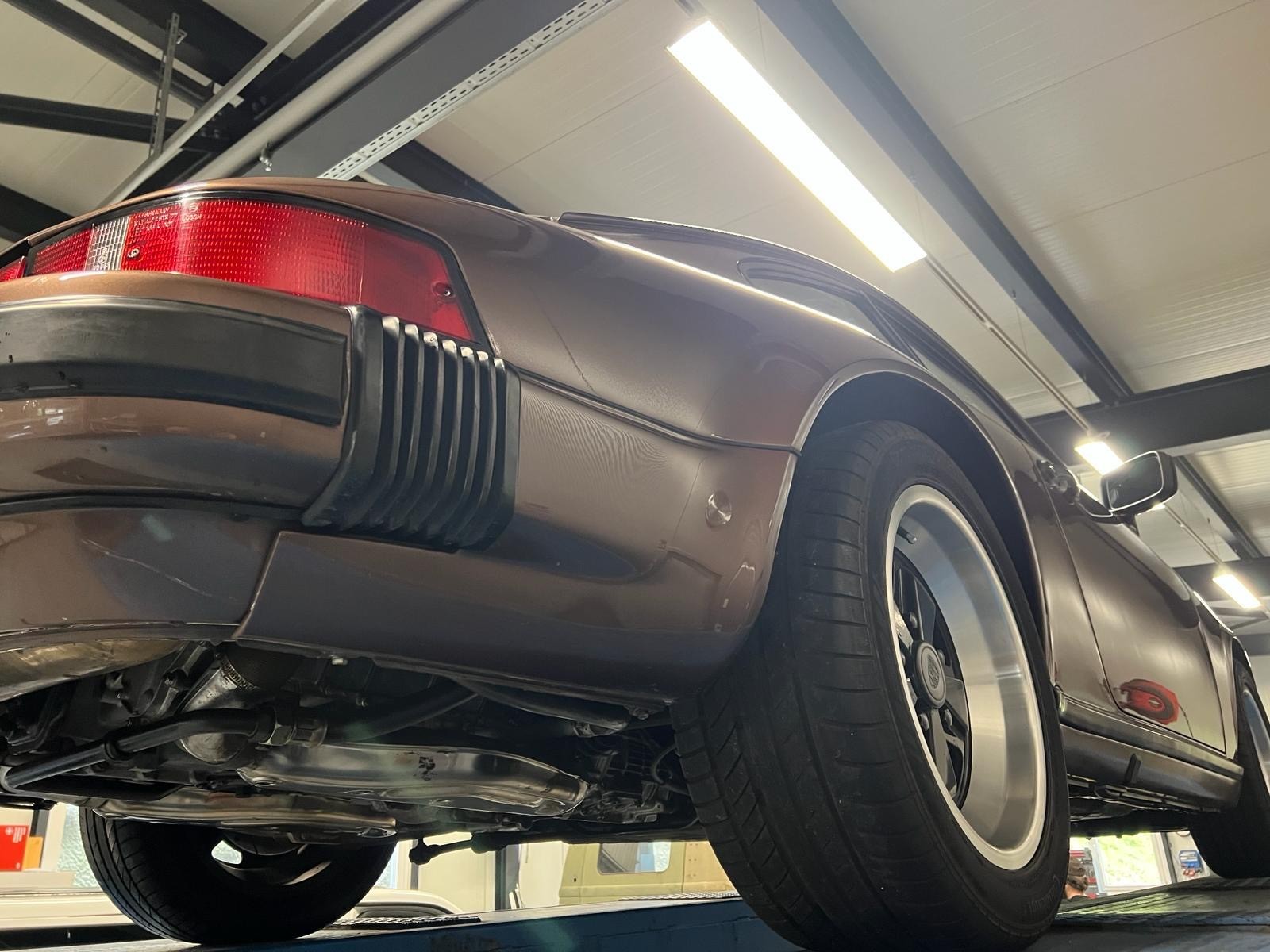 PORSCHE 3.0 SC-image-8