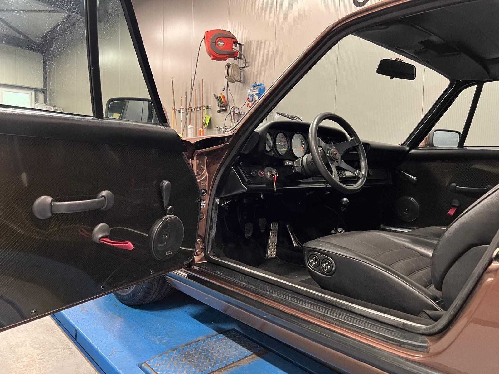 PORSCHE 3.0 SC-image-17