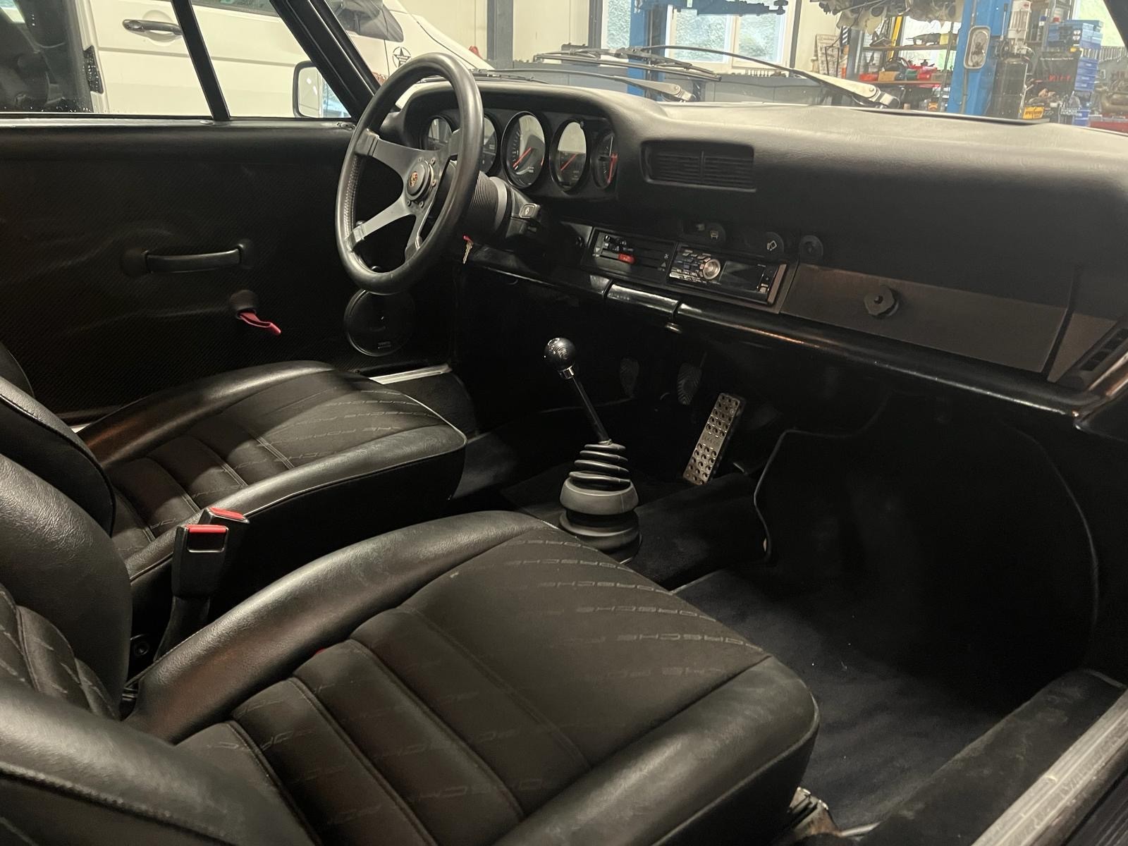 PORSCHE 3.0 SC-image-13