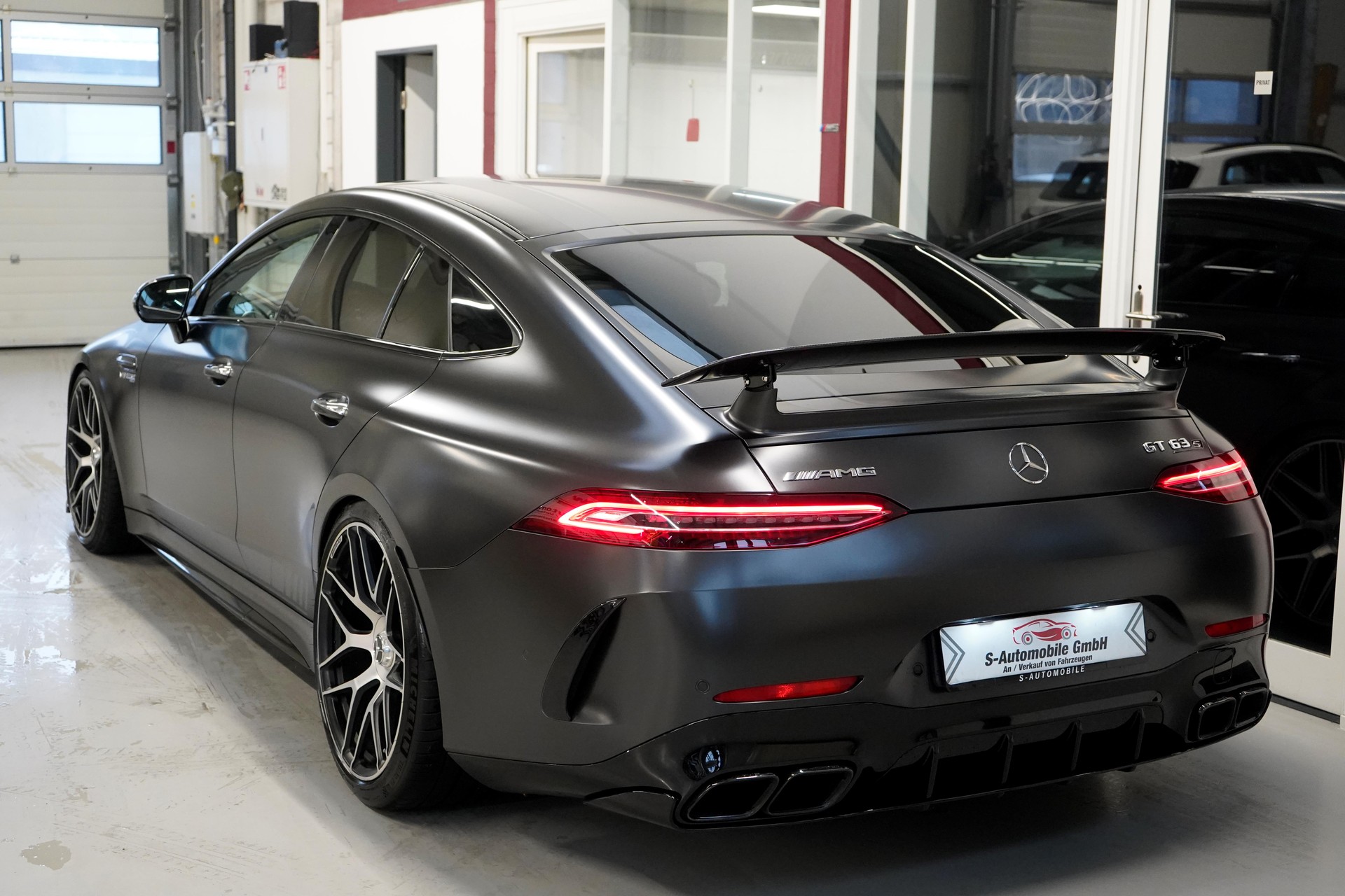 MERCEDES-BENZ AMG GT 4 63 S Edition 1 4Matic+ Speedshift MCT-image-5