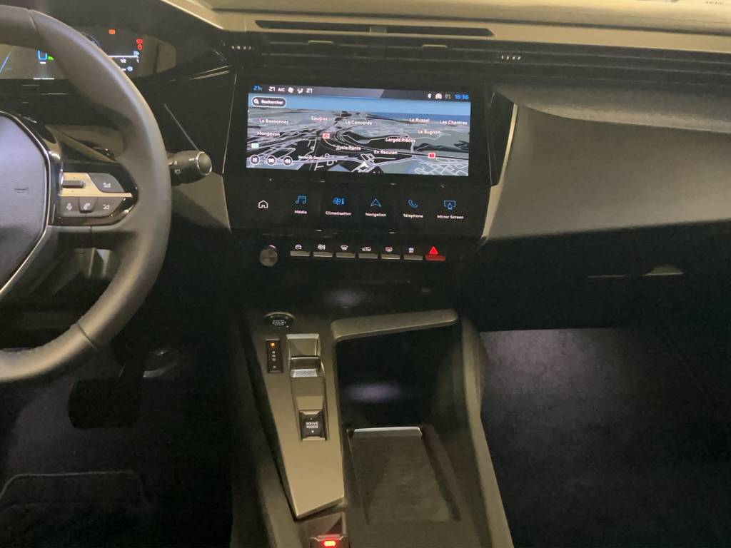PEUGEOT 308 1.6 PHEV 180 Allure-image-6