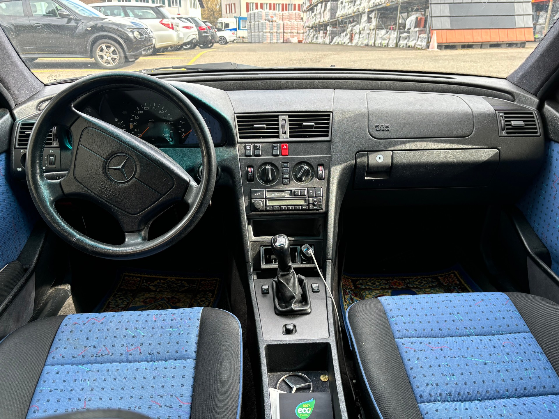 MERCEDES-BENZ C 200 Sport-image-8
