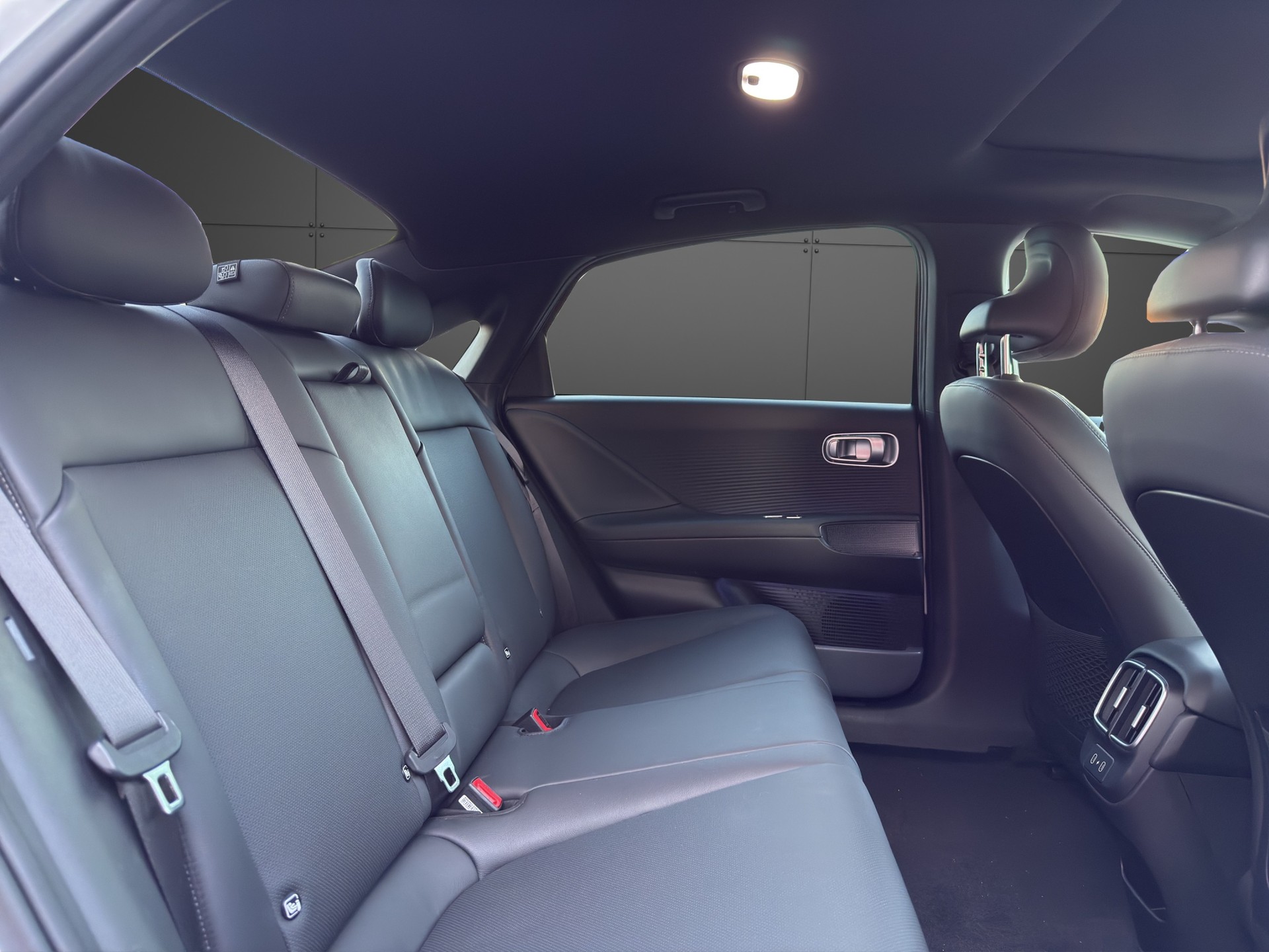 HYUNDAI Ioniq 6 77kWh Launch Edition 2WD-image-10