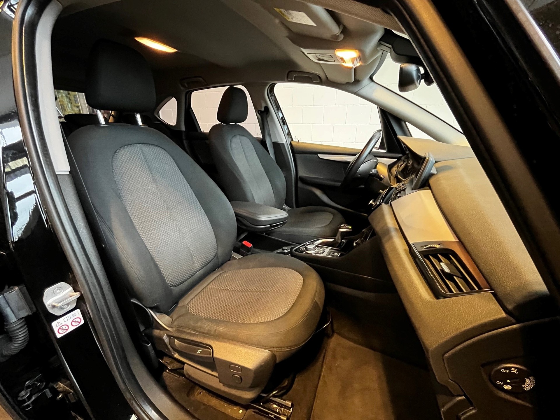 BMW 225xe Active Tourer-image-14
