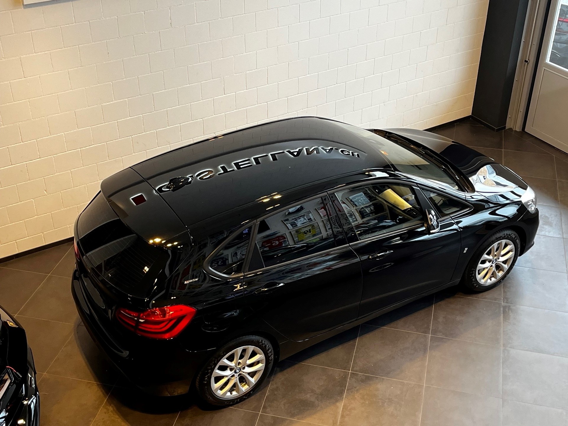 BMW 225xe Active Tourer-image-8