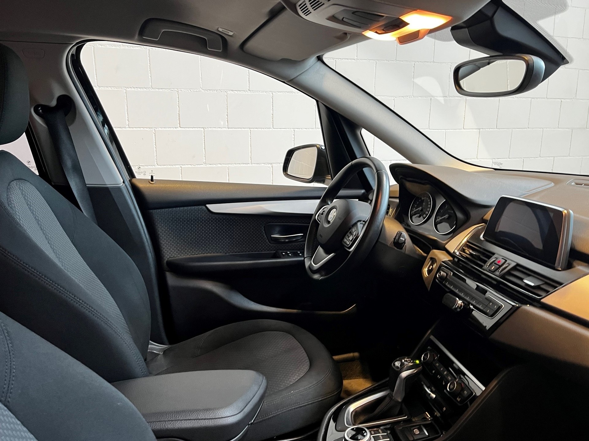 BMW 225xe Active Tourer-image-15