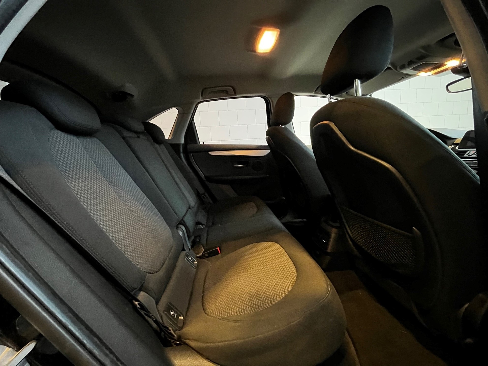 BMW 225xe Active Tourer-image-13