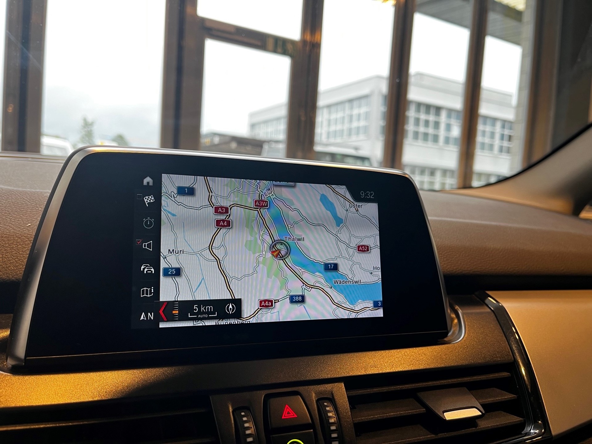 BMW 225xe Active Tourer-image-17