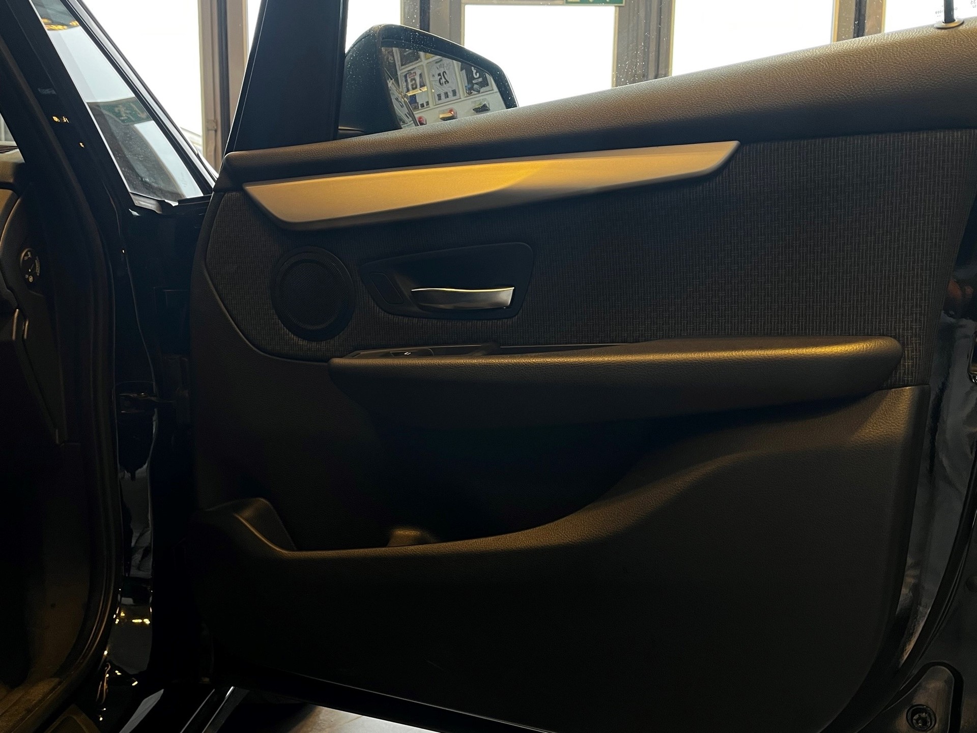 BMW 225xe Active Tourer-image-21