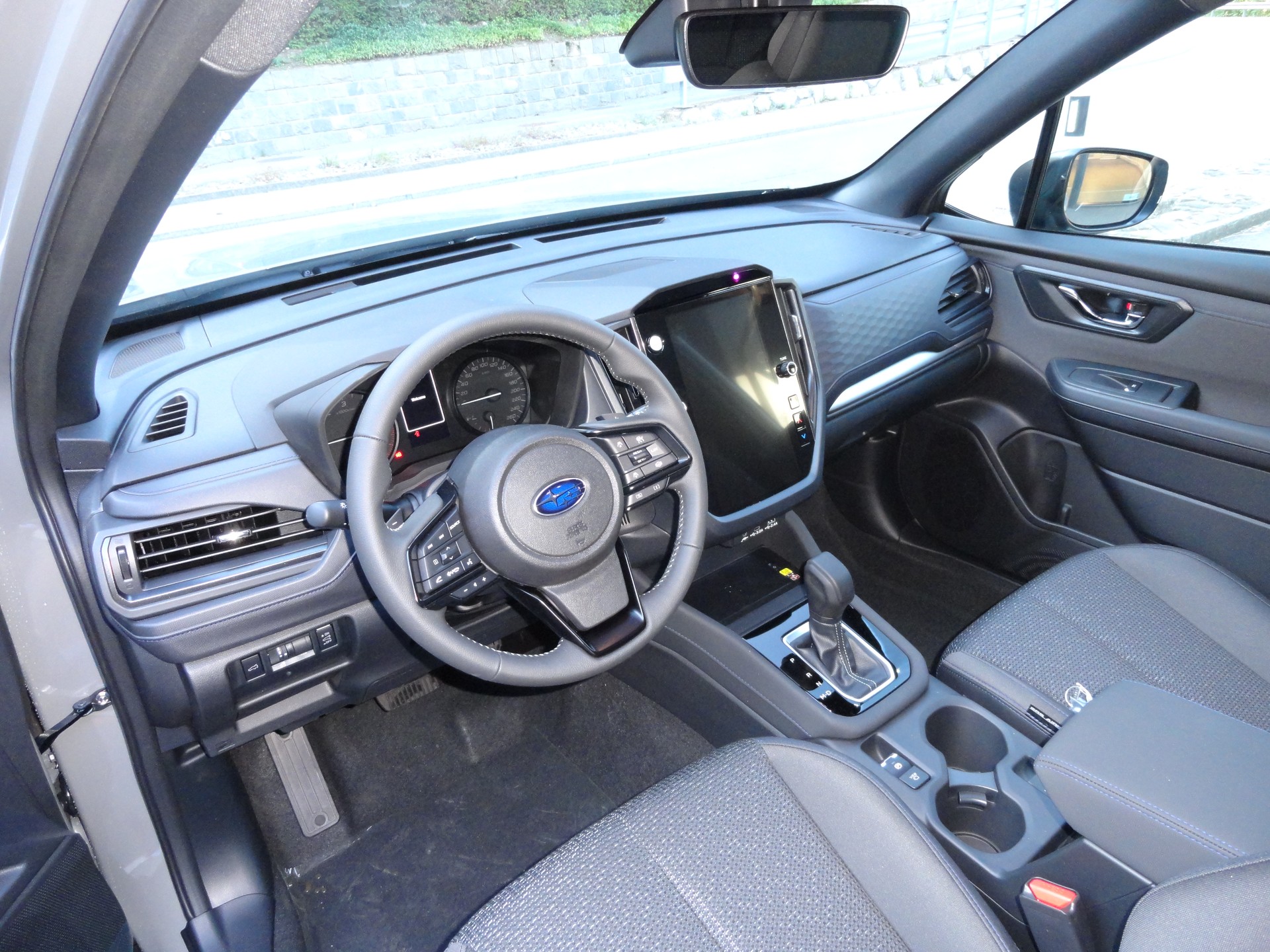 SUBARU Forester 2.0i e-Boxer Swiss Plus Lineartronic-image-5