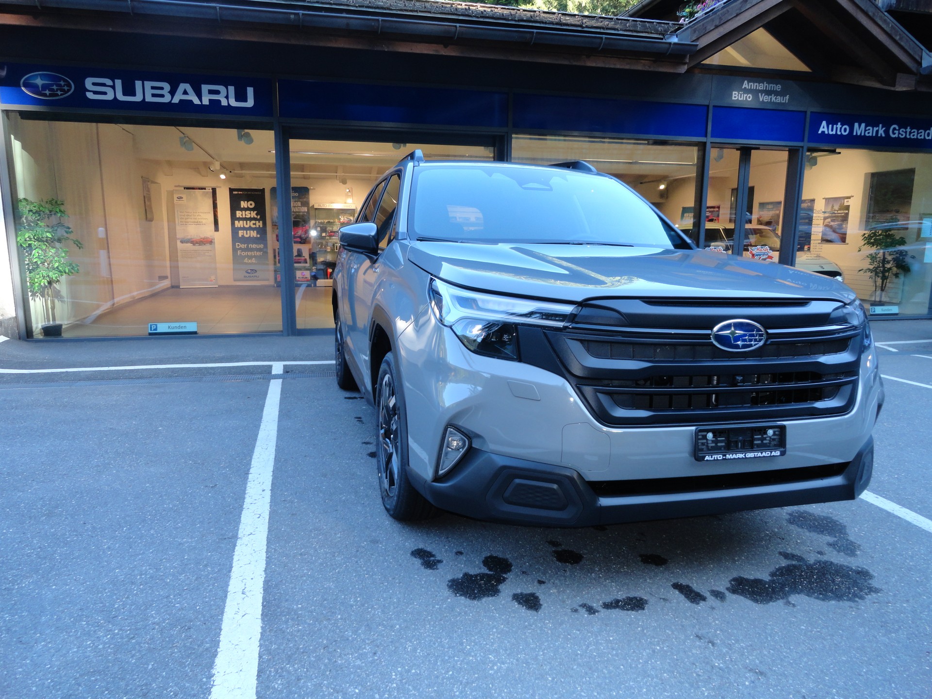 SUBARU Forester 2.0i e-Boxer Swiss Plus Lineartronic-image-4