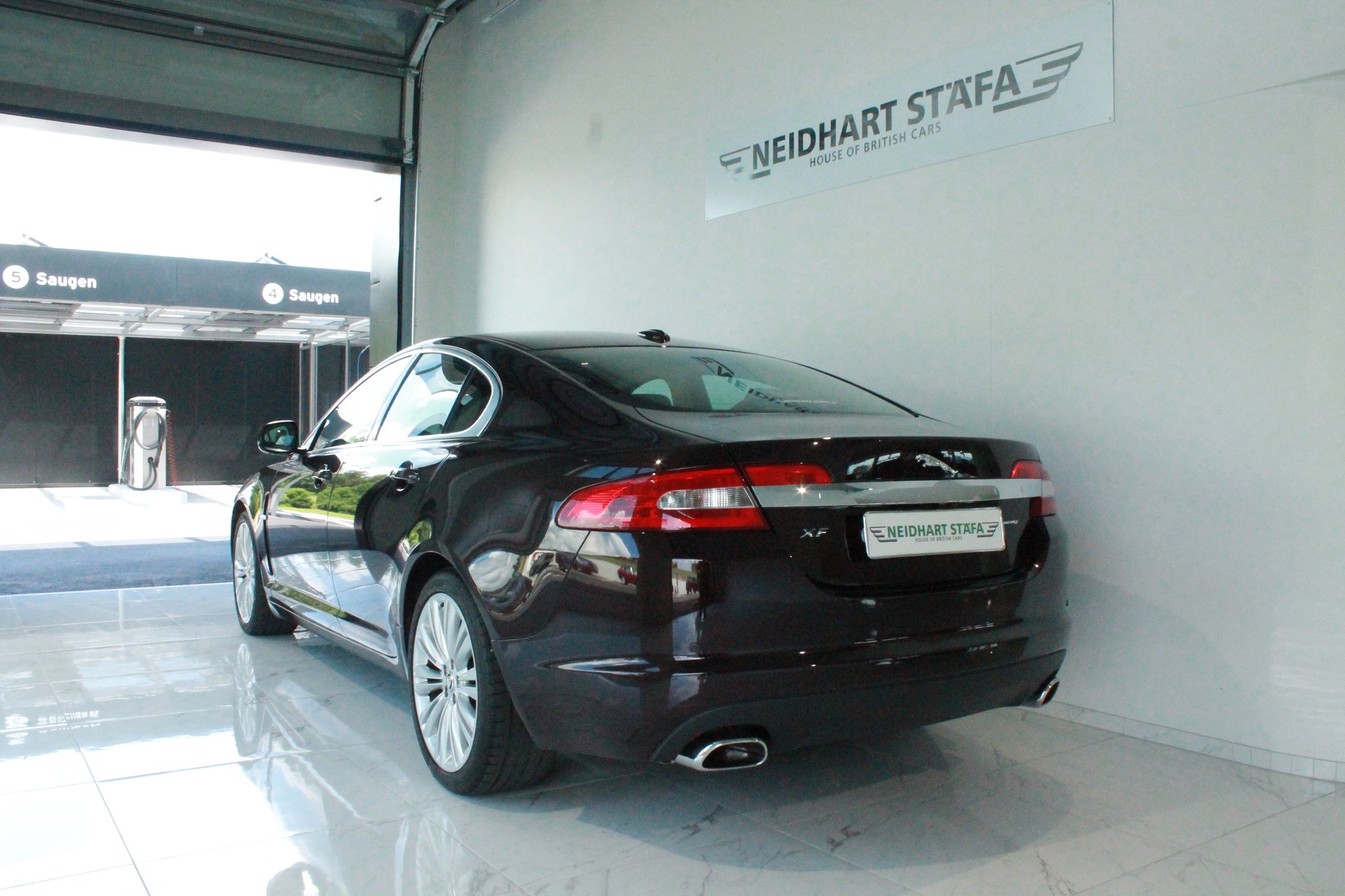 JAGUAR XF 5.0 V8 Portfolio-showroom-element-2