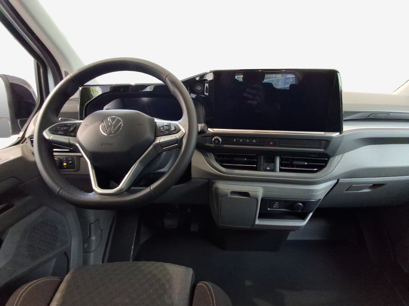 VW Caravelle BEV Life-image-8
