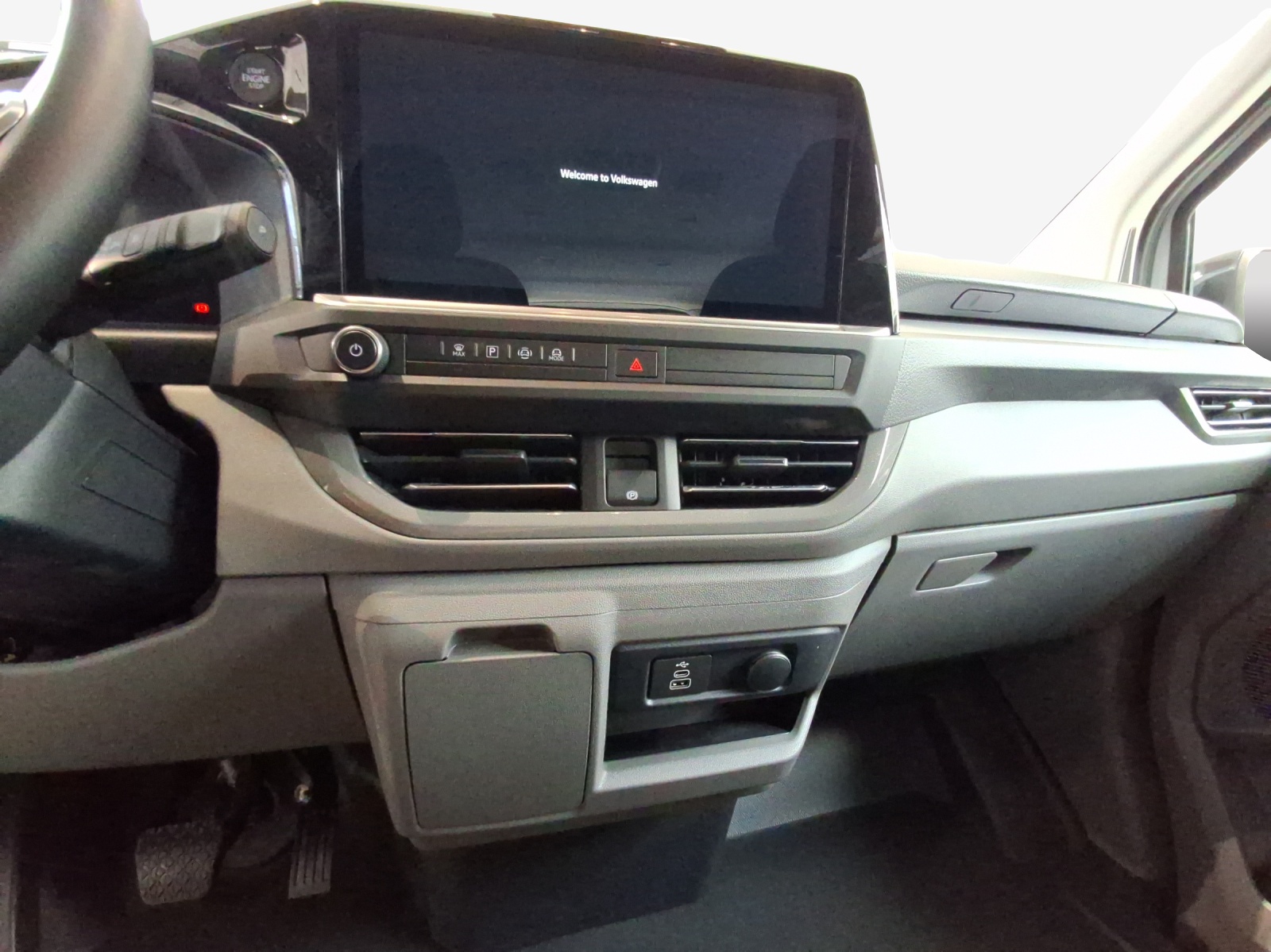 VW Caravelle BEV Life-image-10