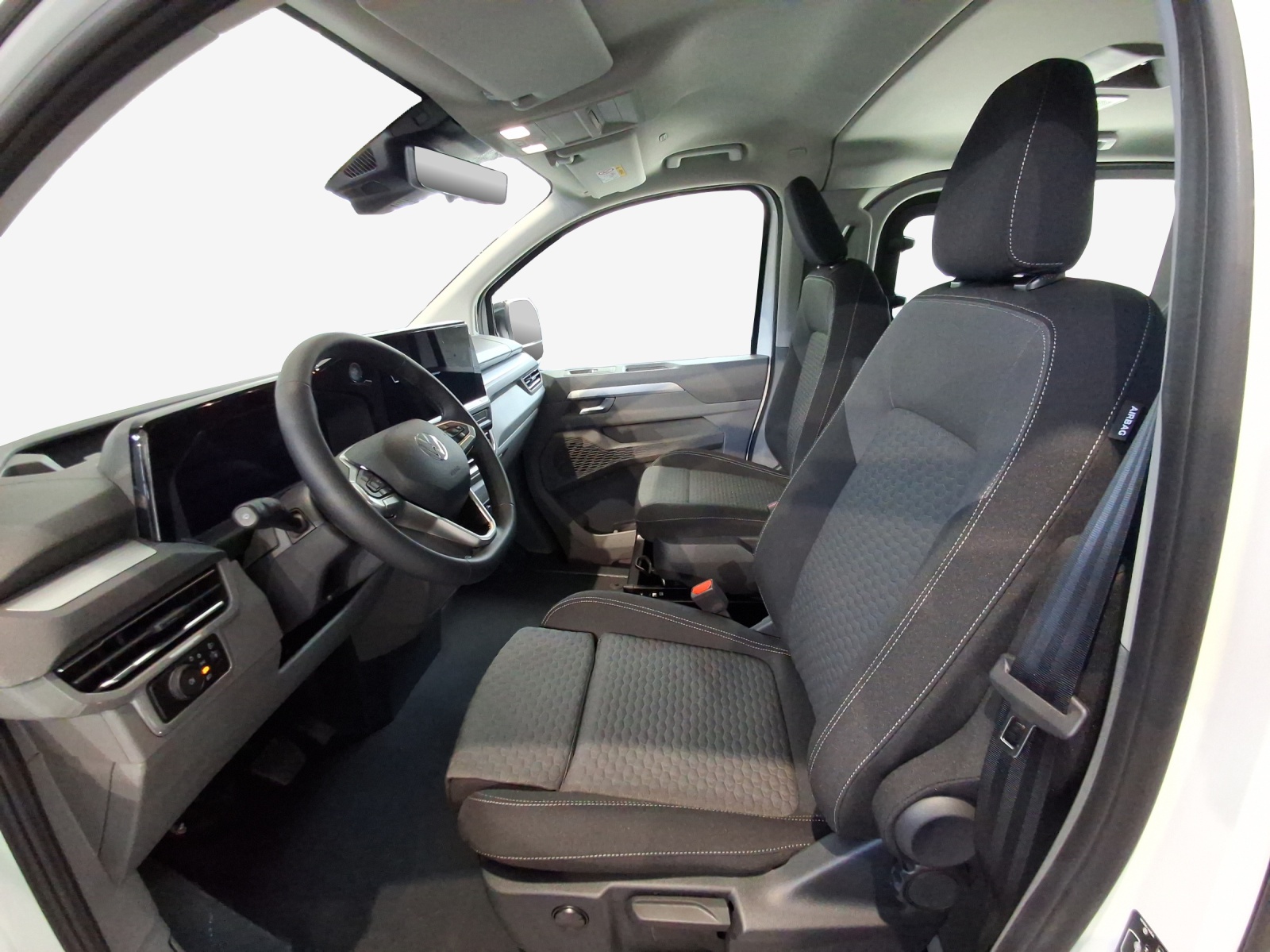 VW Caravelle BEV Life-image-7