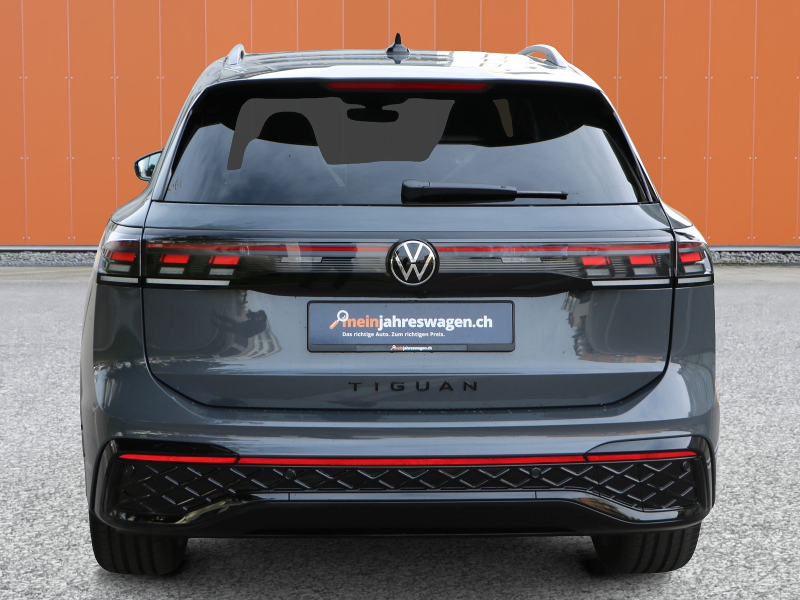 VW Tiguan 2.0 TDI SCR R-Line 4Motion DSG-image-4