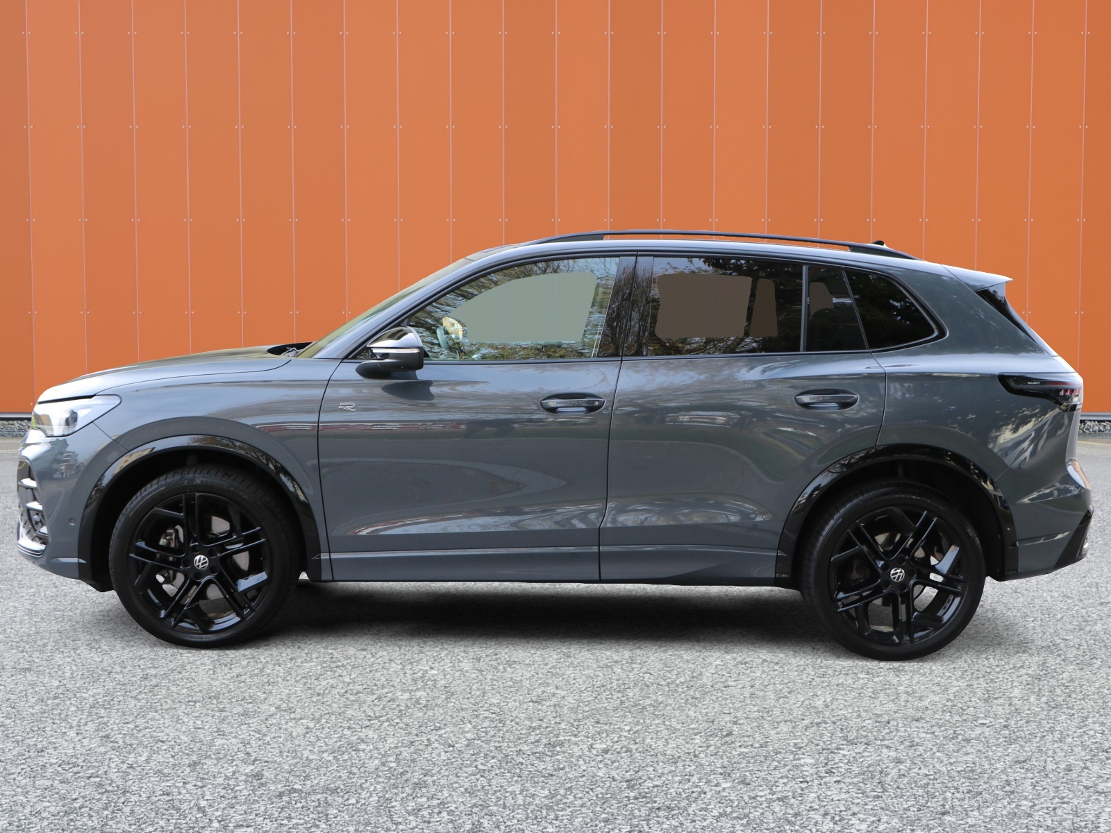 VW Tiguan 2.0 TDI SCR R-Line 4Motion DSG-showroom-element-3