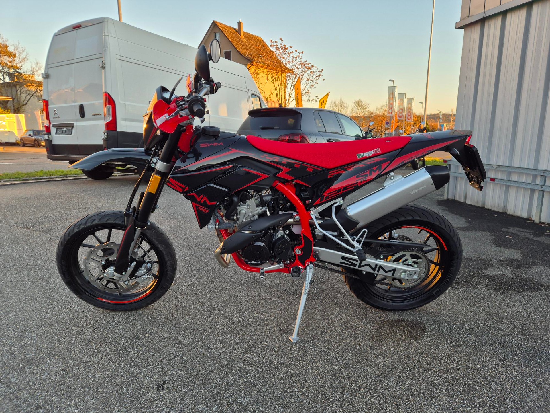 SWM SM 125 R-showroom-element-1