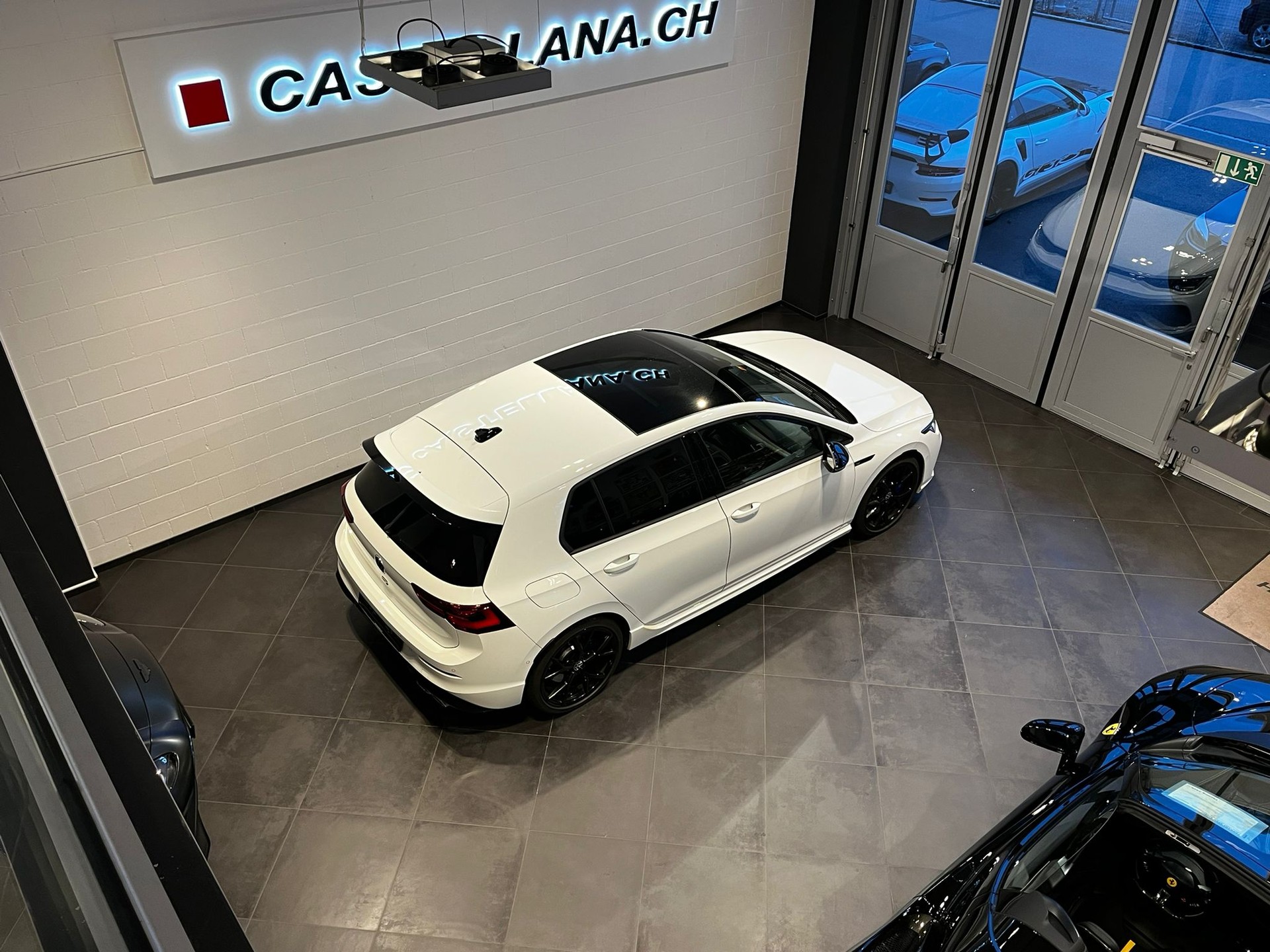 VW Golf 2.0 TSI R DSG 4Motion-image-7