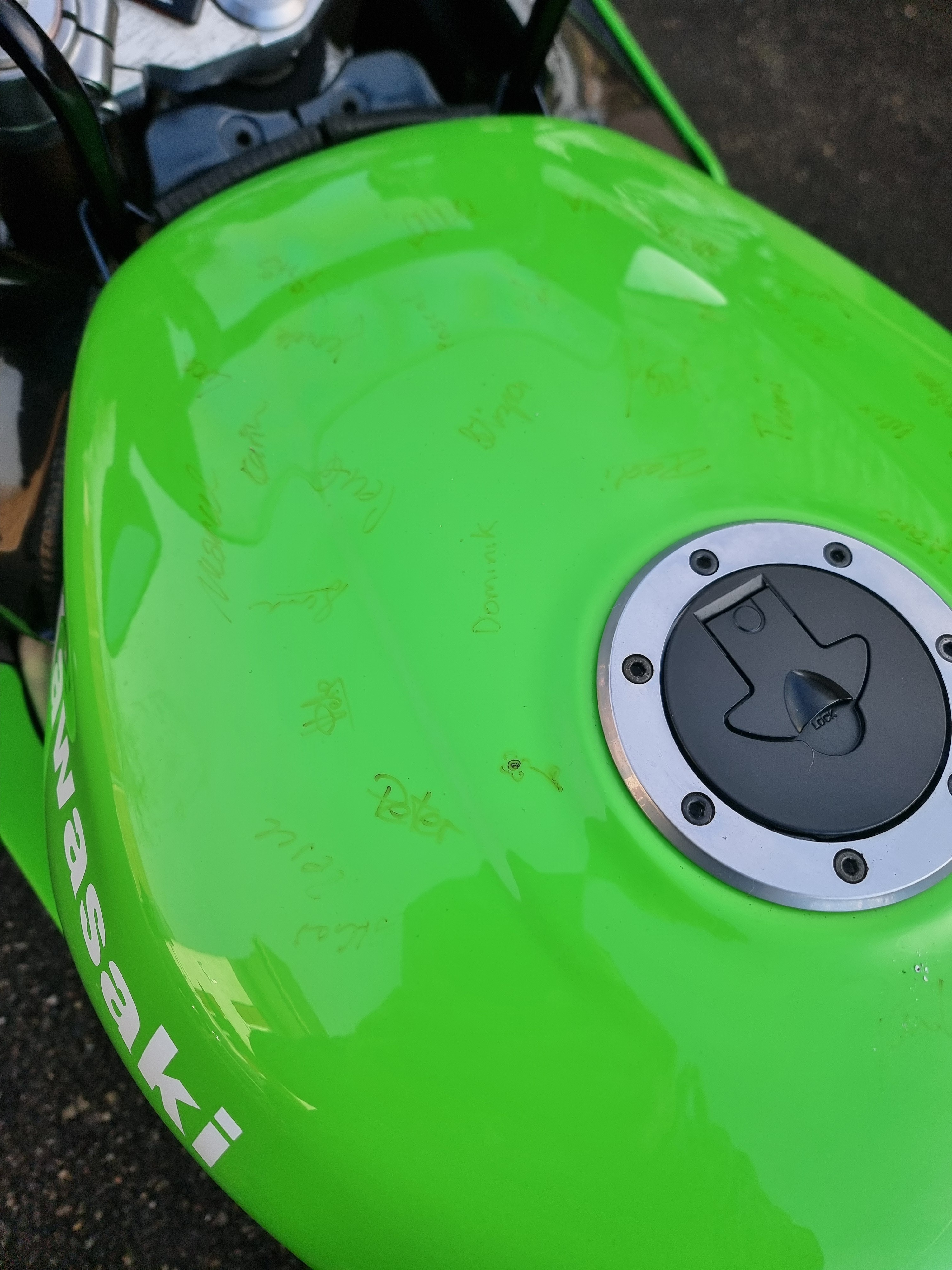KAWASAKI Ninja ZX-9R Kaufen