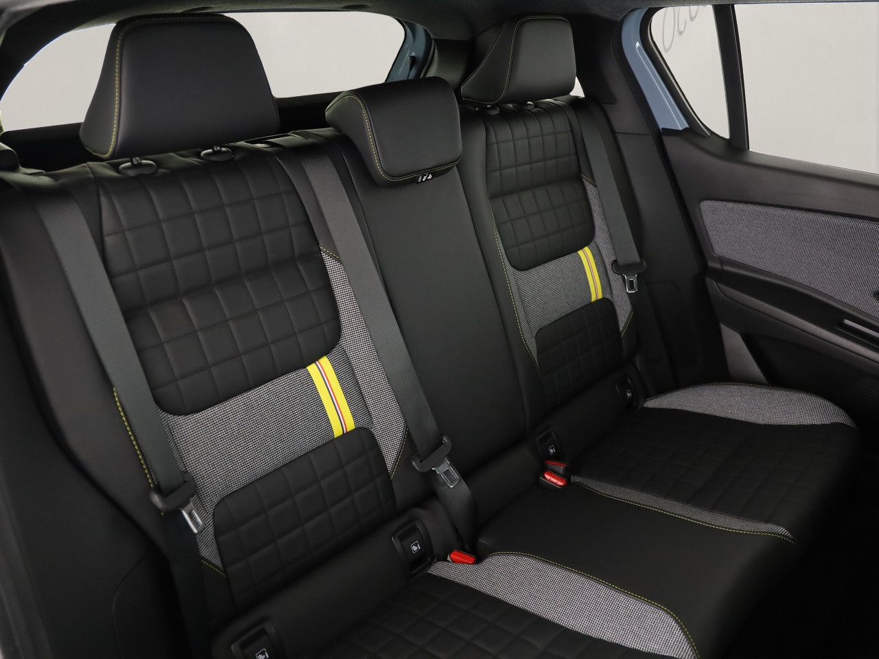 RENAULT R4 E-Tech Comfort Range iconic-image-4