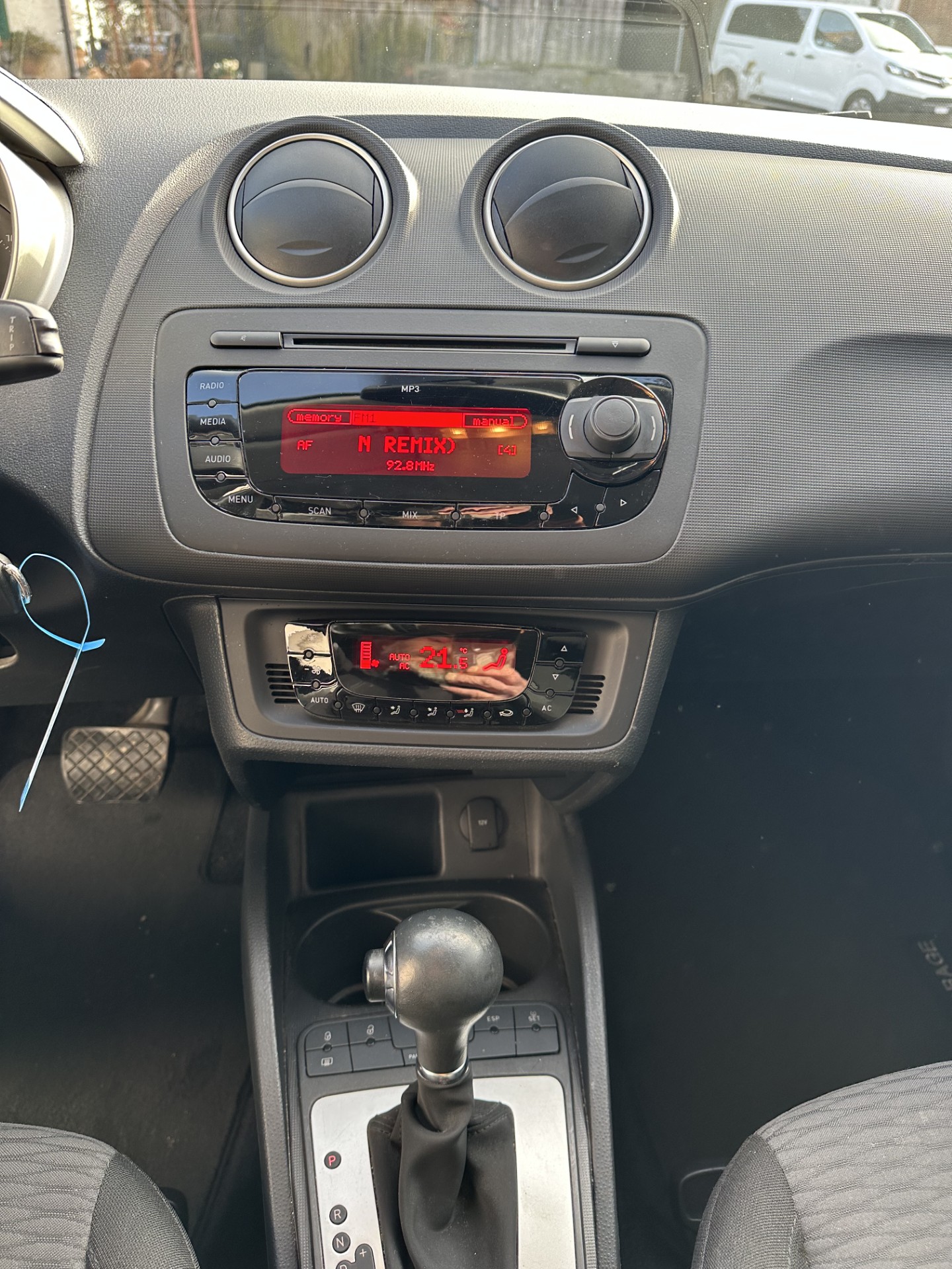 SEAT Ibiza ST 1.2 TSI Style DSG-image-11