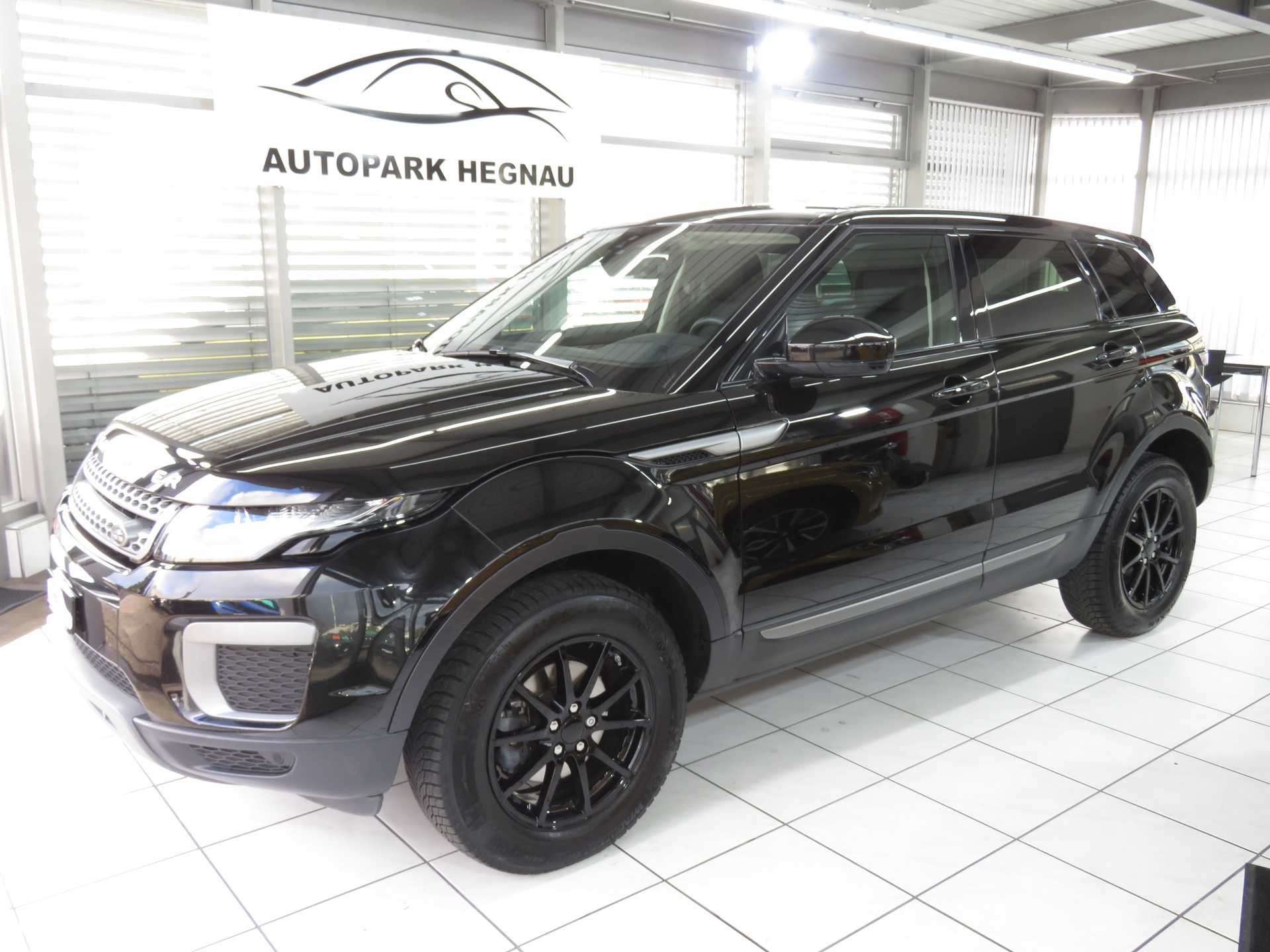 LAND ROVER Range Rover Evoque 2.0 eD4 Pure 2WD-image-0