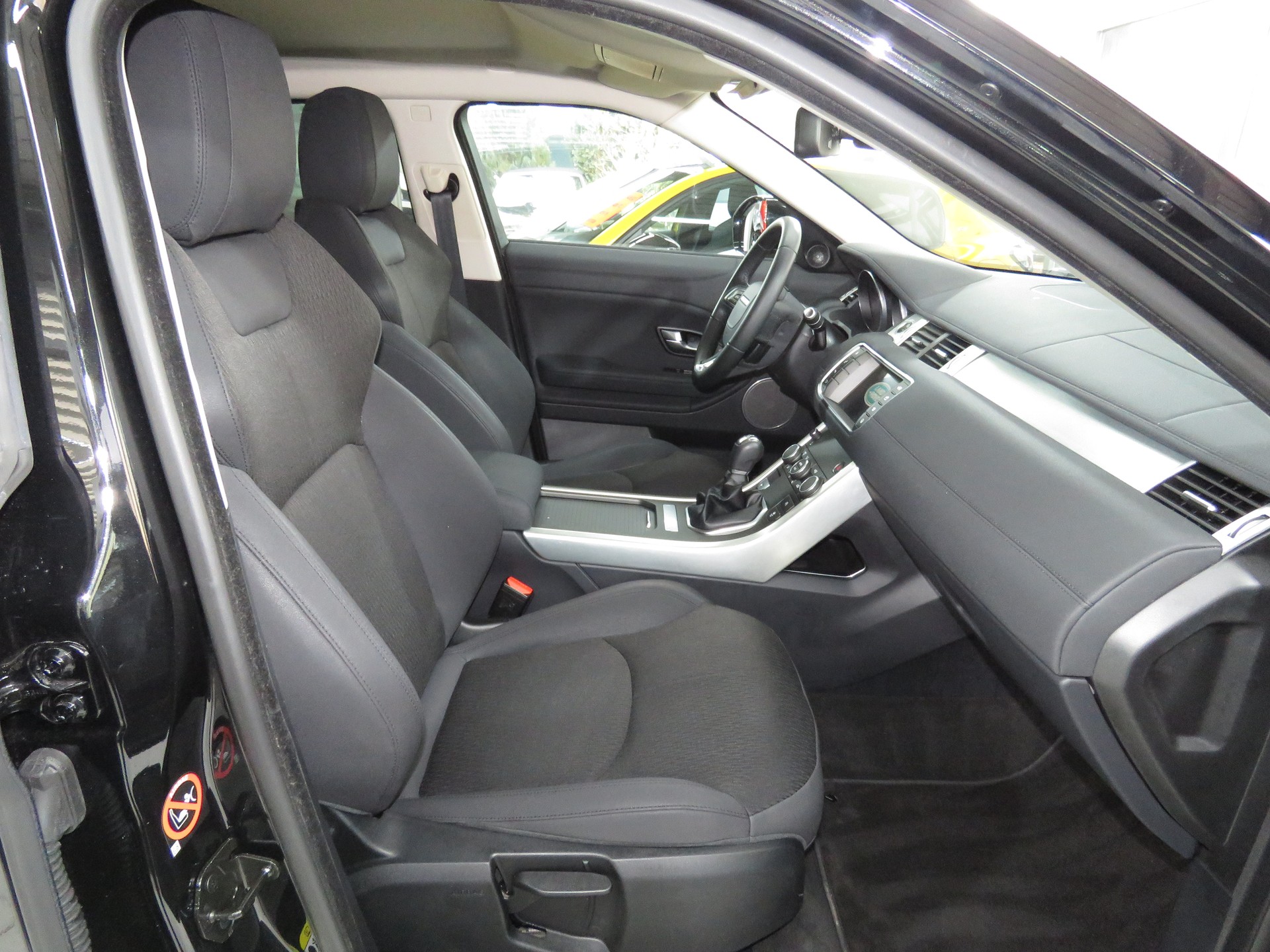 LAND ROVER Range Rover Evoque 2.0 eD4 Pure 2WD-image-11