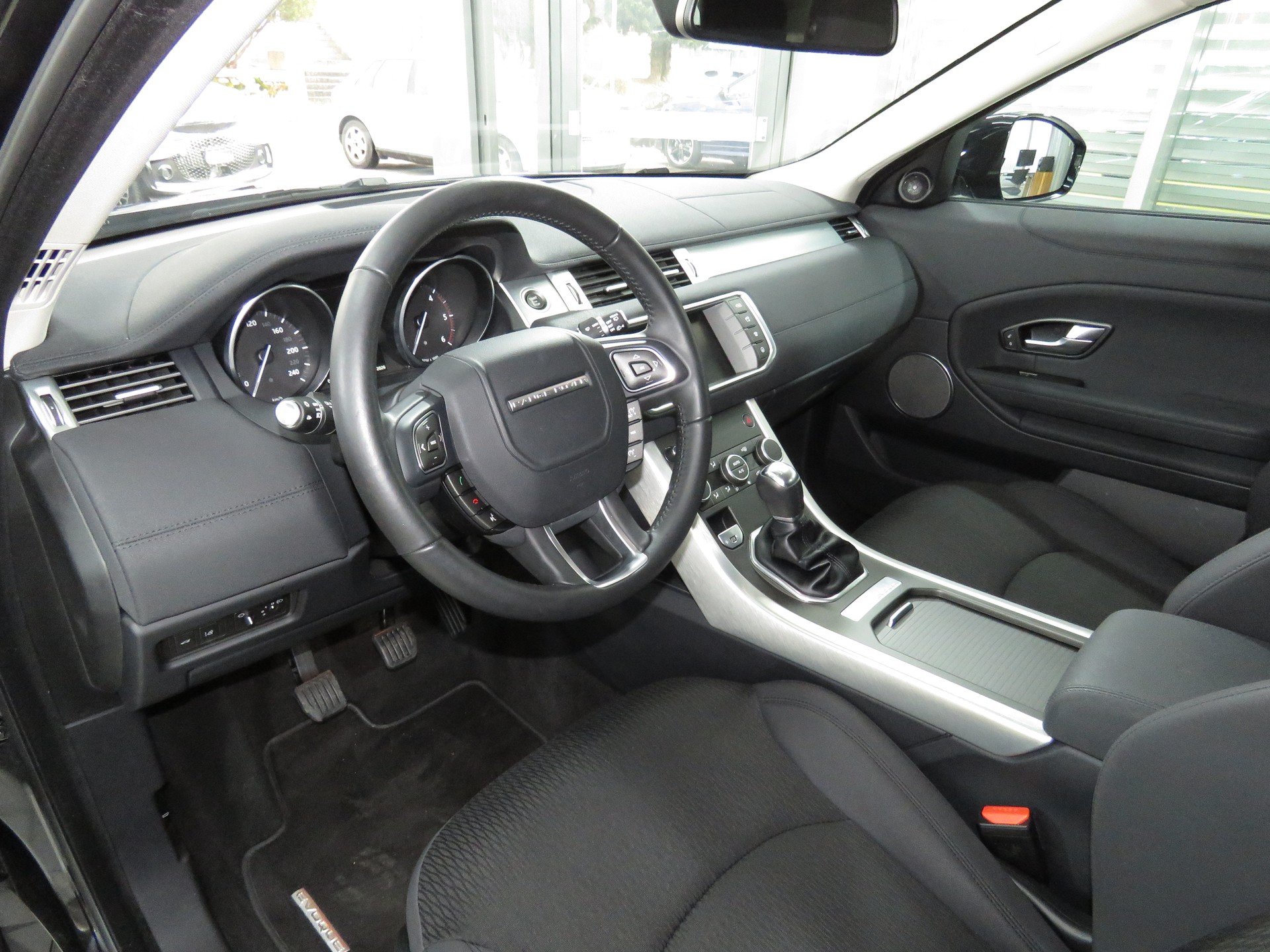 LAND ROVER Range Rover Evoque 2.0 eD4 Pure 2WD-image-6