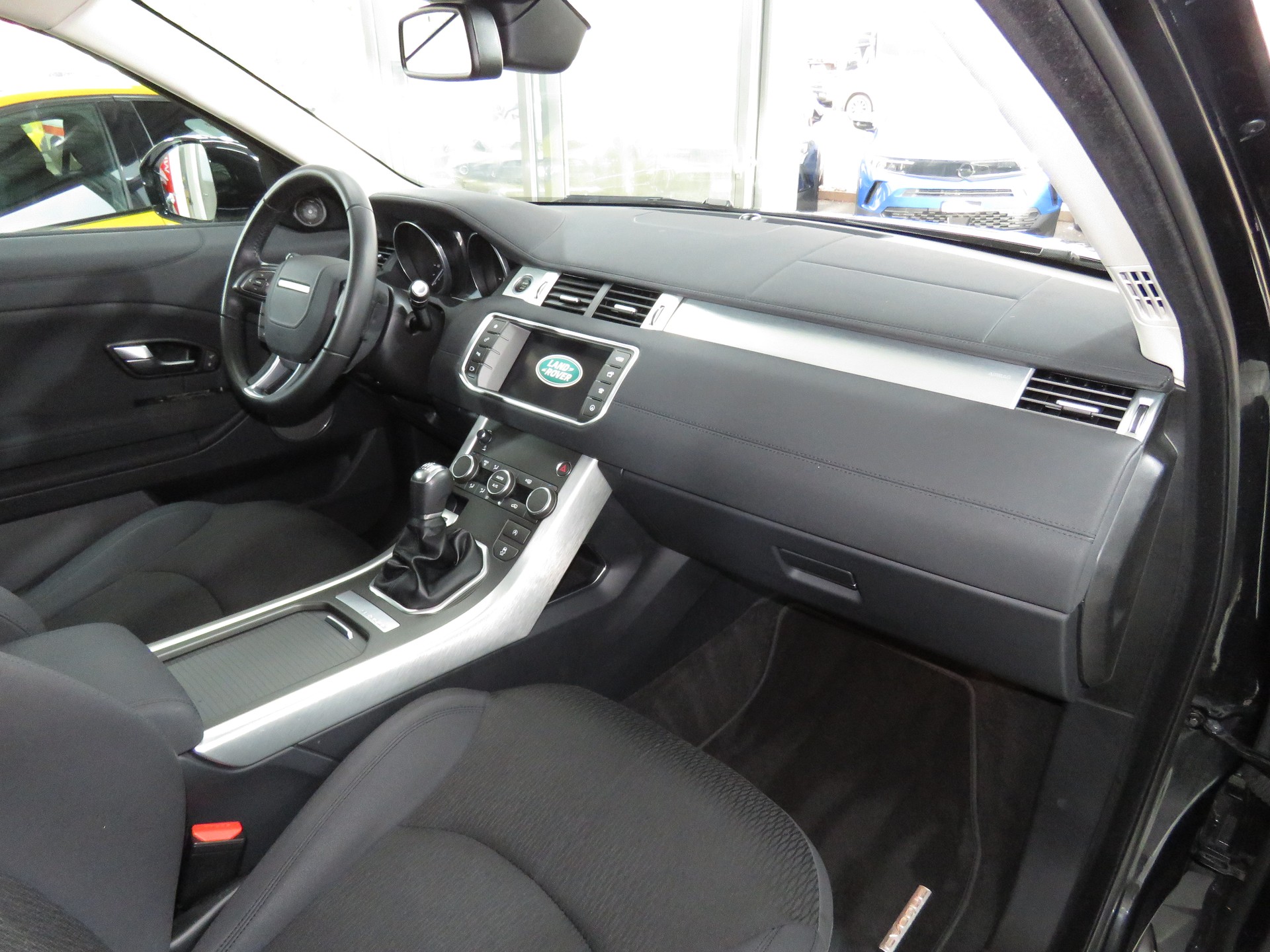 LAND ROVER Range Rover Evoque 2.0 eD4 Pure 2WD-image-10