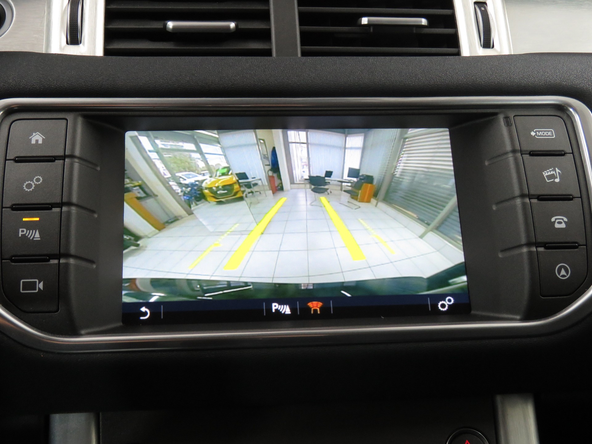 LAND ROVER Range Rover Evoque 2.0 eD4 Pure 2WD-image-17