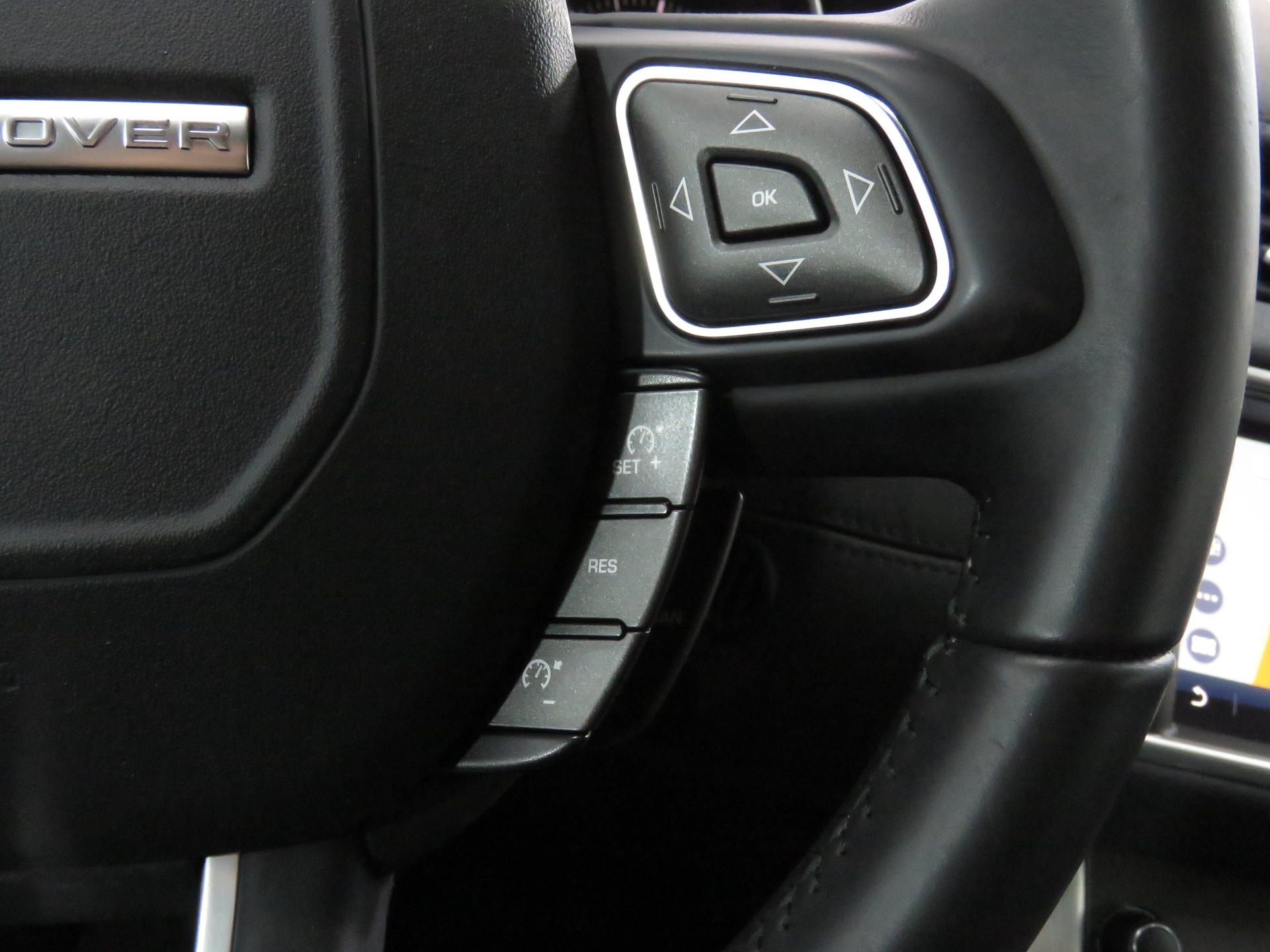 LAND ROVER Range Rover Evoque 2.0 eD4 Pure 2WD-image-19